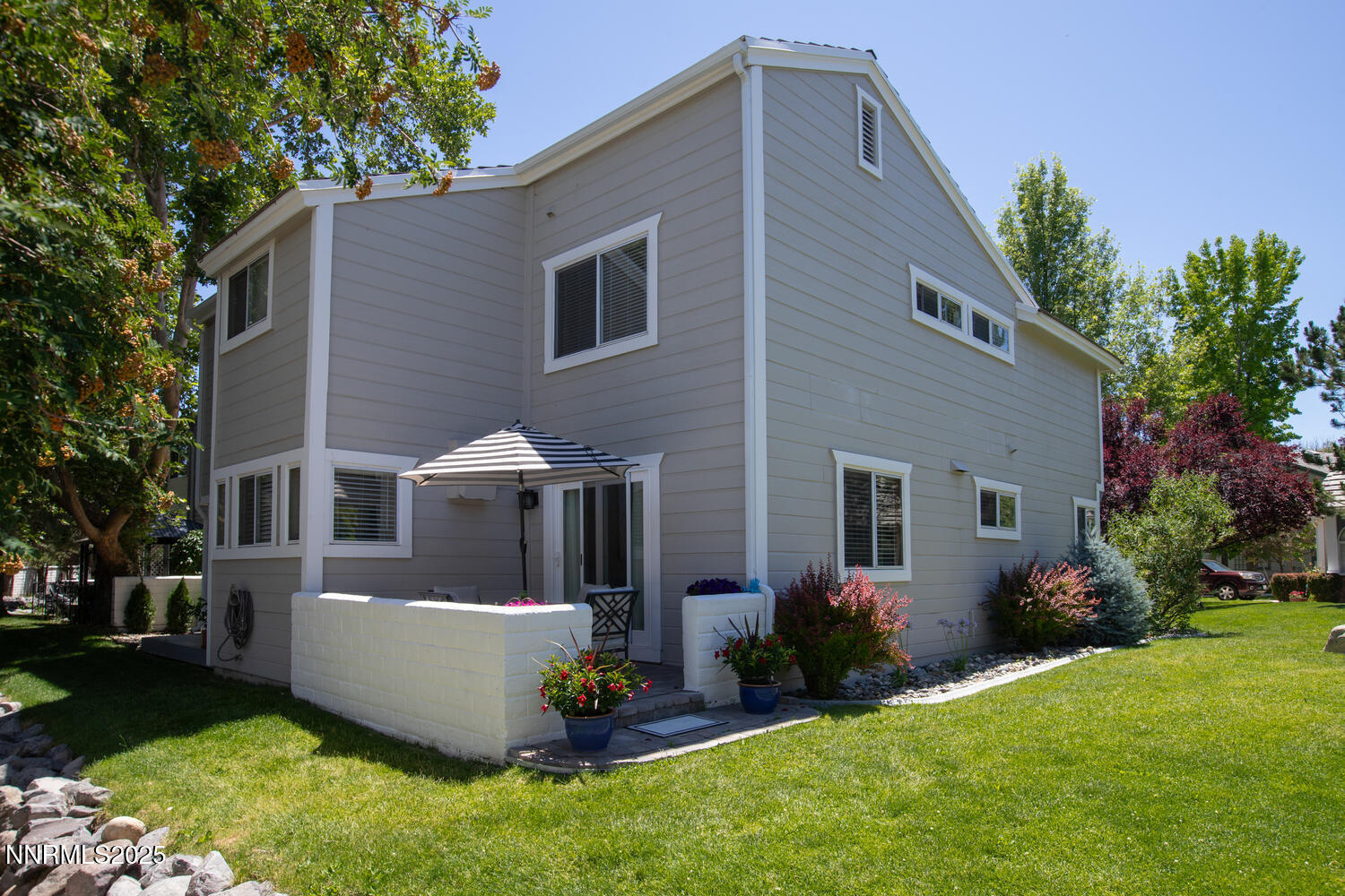 831 Blue Falls Pl Reno NV-large-041-002-
