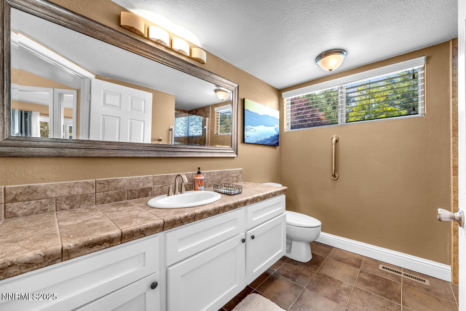 831 Blue Falls Pl Reno NV-large-034-046-