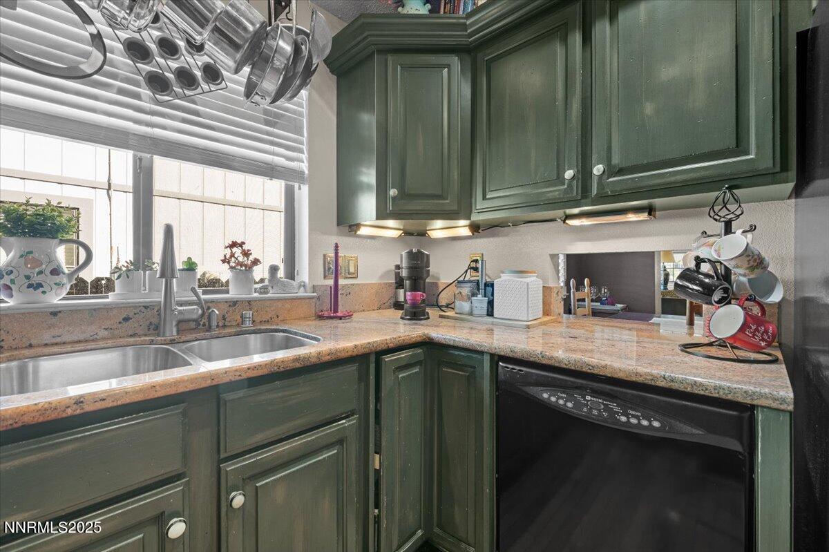 15-3945 Falling Water Drive Reno NV 8951