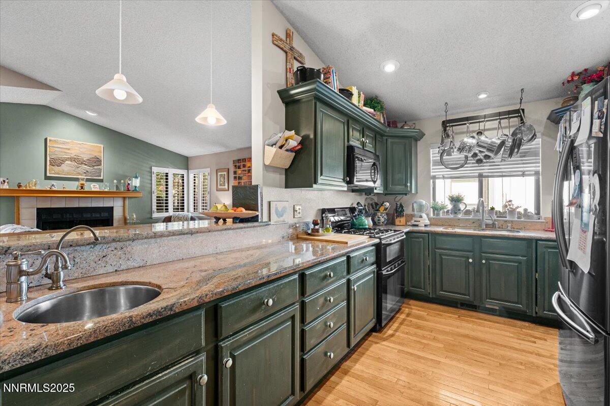 13-3945 Falling Water Drive Reno NV 8951