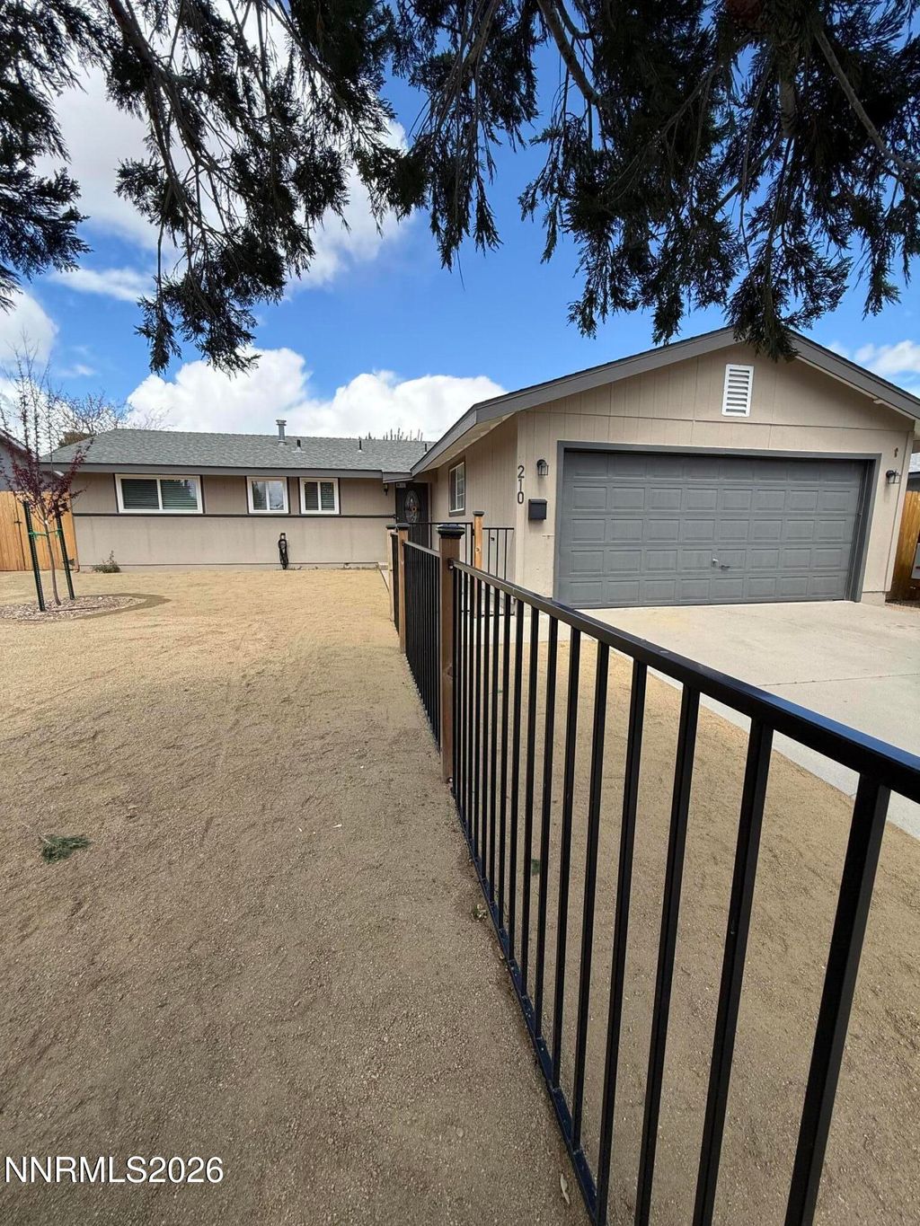 Photo of 210 W Applegate Way, Carson City, NV 89706 (MLS # 260004903)