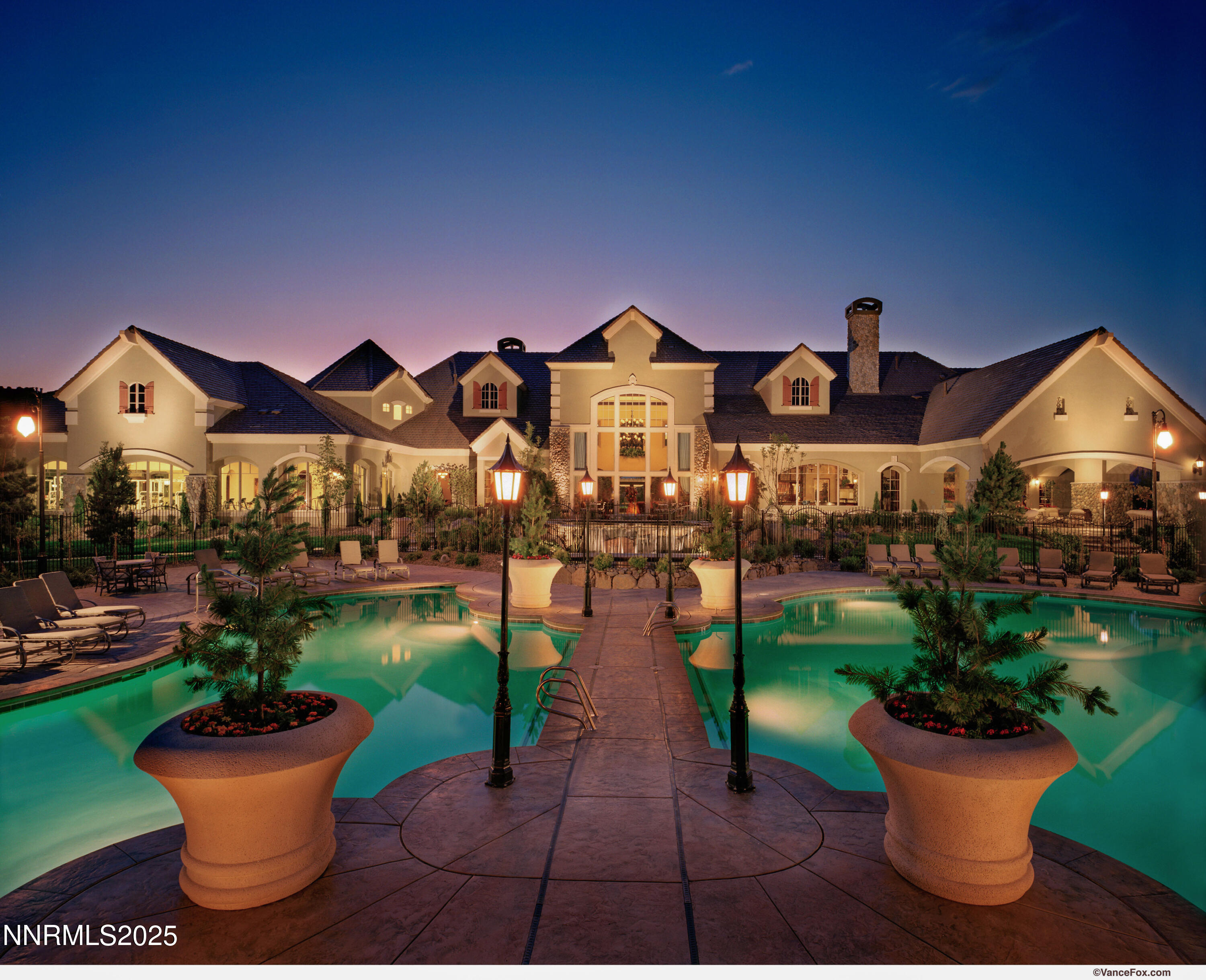 990WilburMayClubhouse03