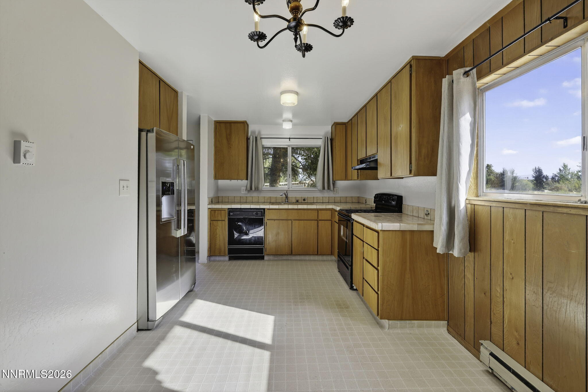 19-web-or-mls-1051 Riverview-14