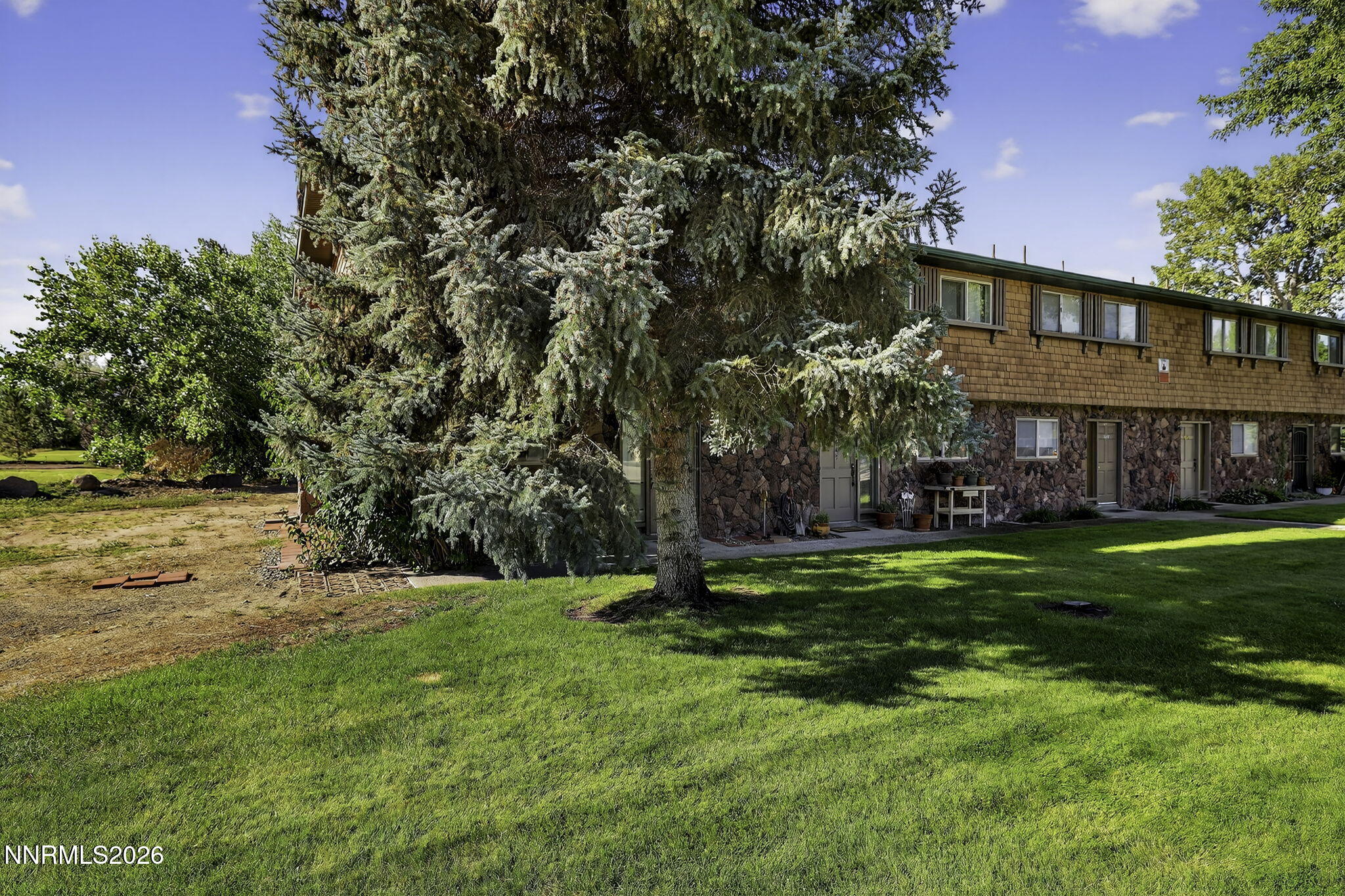 5-web-or-mls-1051 Riverview-3