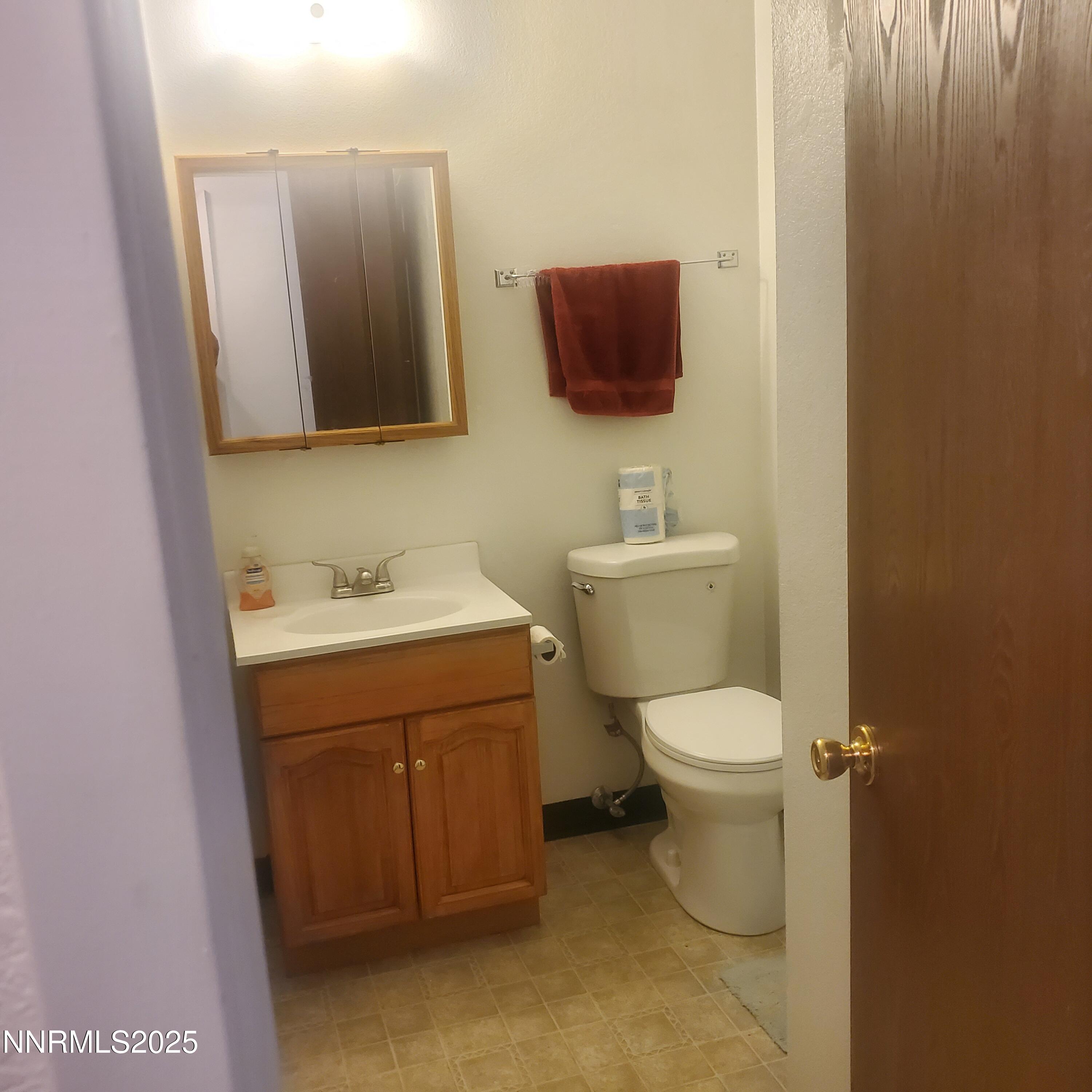 104 F st guest bathroom