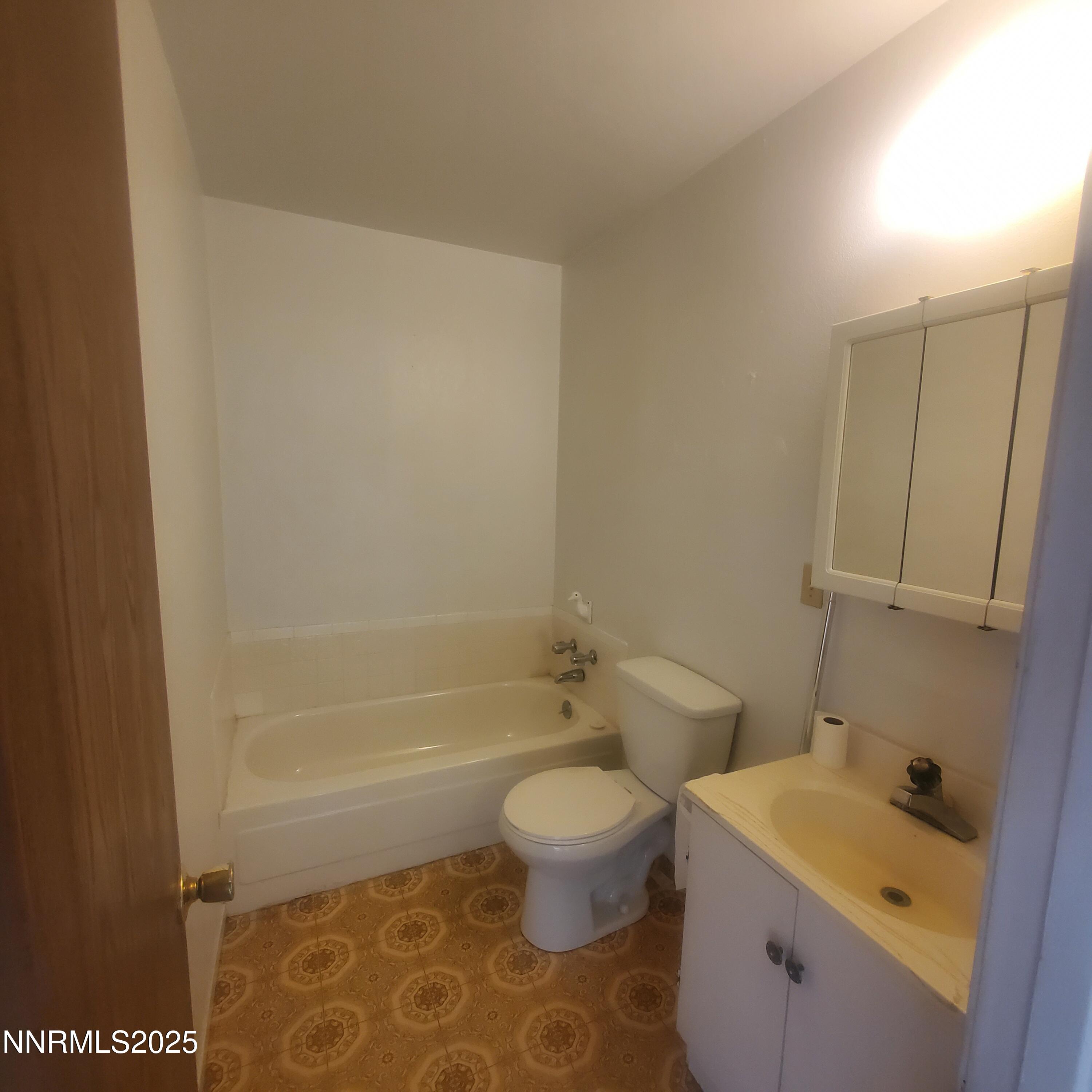 104 F st master suite bathroom