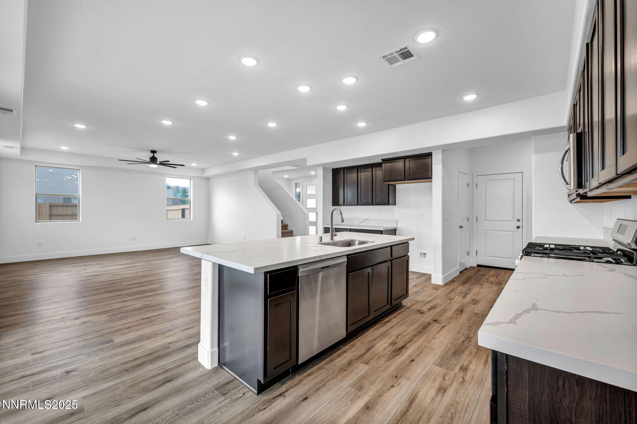 70-web-or-mls-754-shimmer-ct