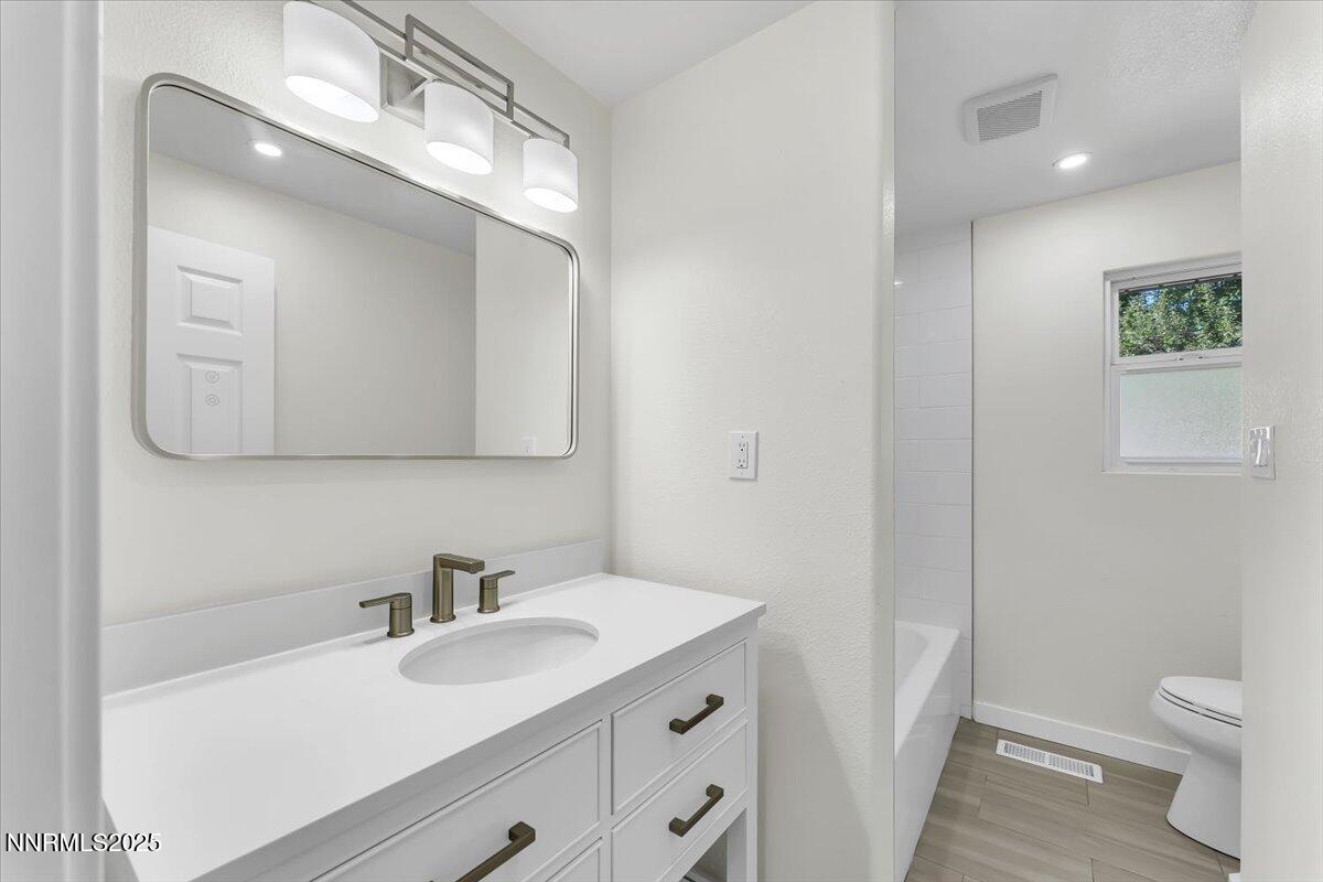 13-6815 Prestwick Cir Reno NV 89502 (23