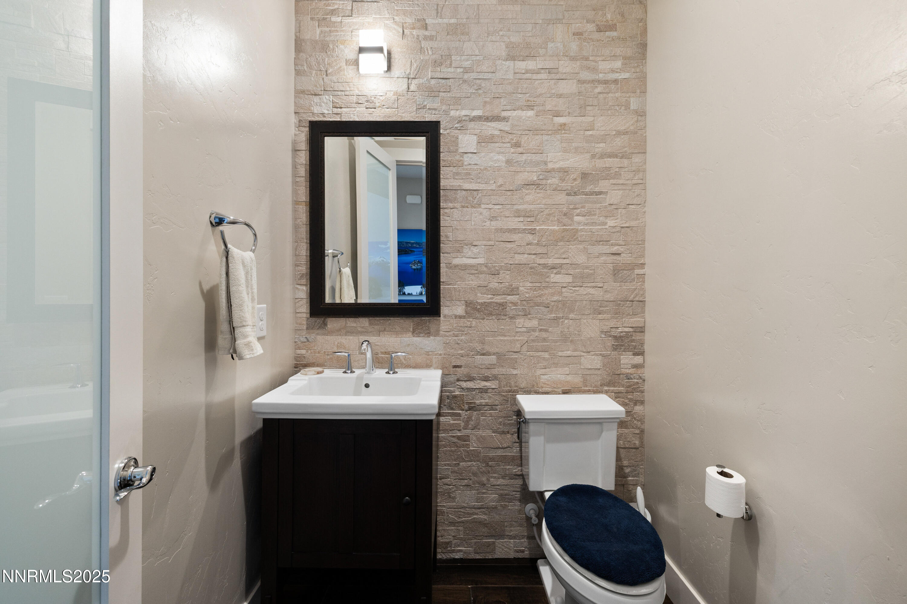 026_22-print-2223_hillsborough-8_303