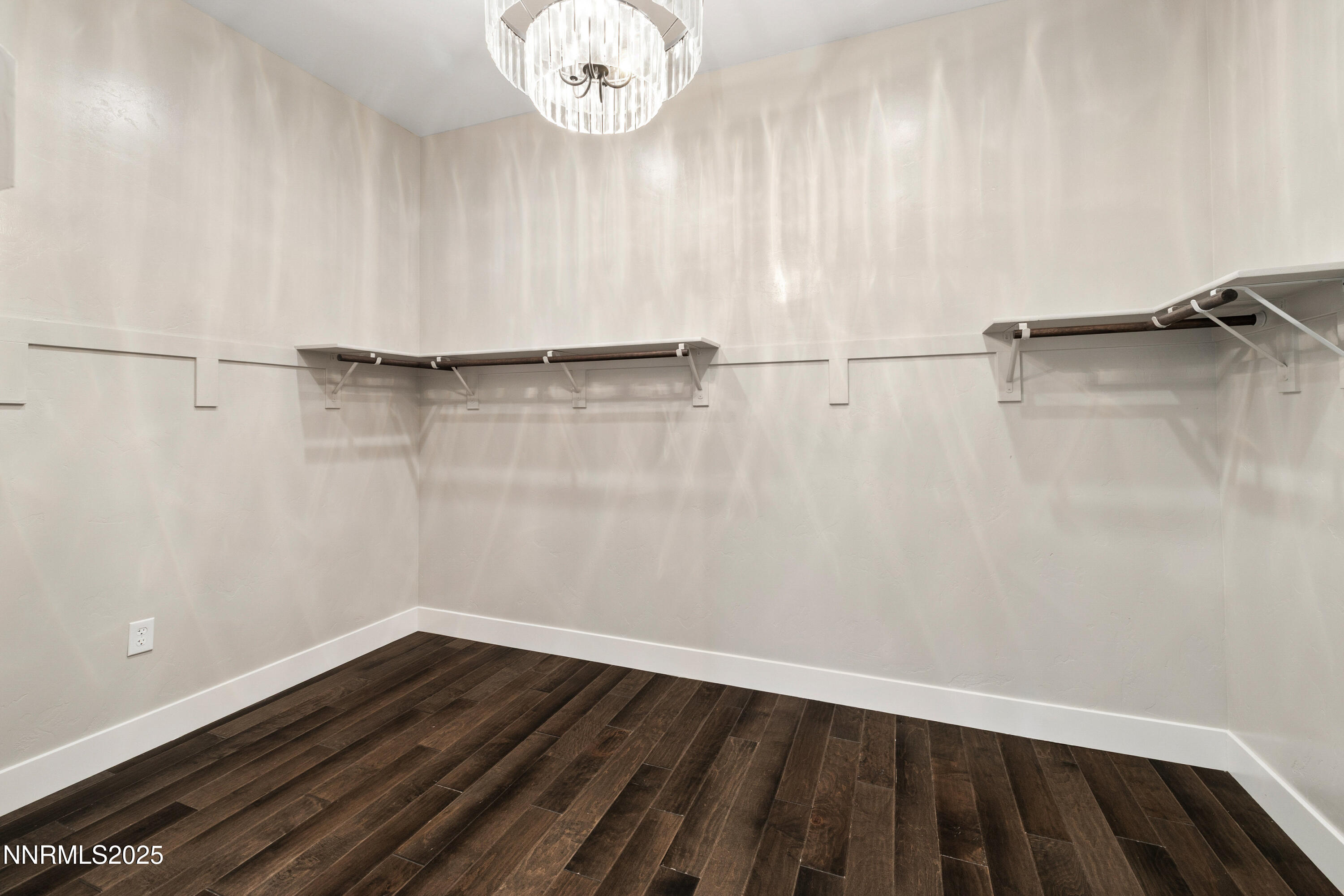 015_29-print-2223_hillsborough-15_956