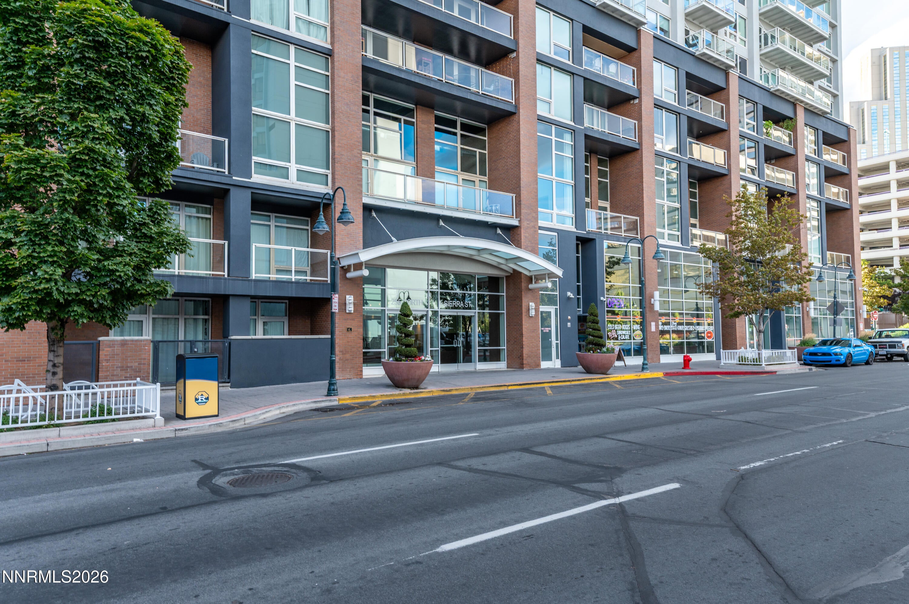 255 N Sierra Street #1811