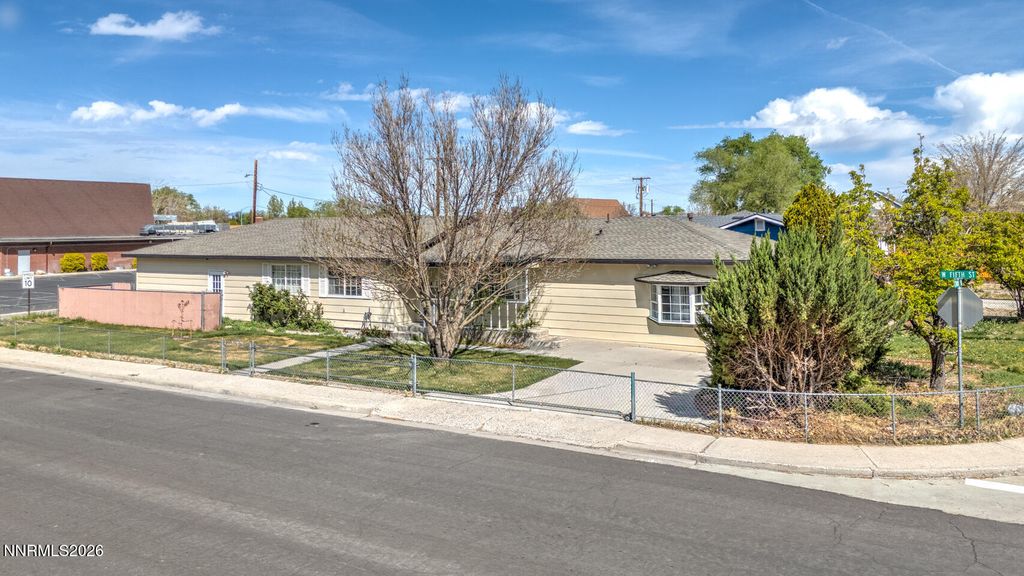 Photo of 800 W 5th Street, Fallon, NV 89406 (MLS # 260004184)