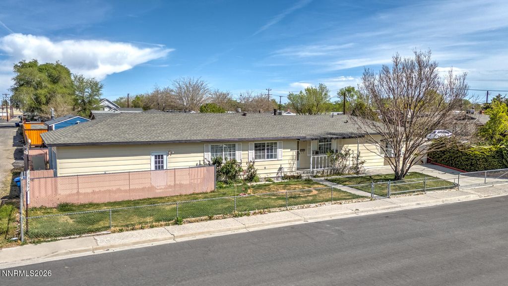 Photo of 800 W 5th Street, Fallon, NV 89406 (MLS # 260004184)