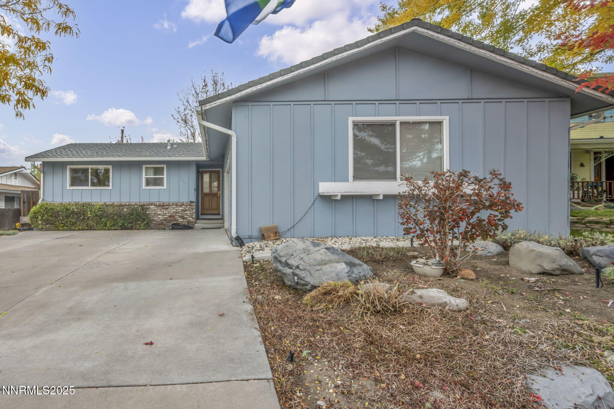 2-web-or-mls-2600-gellert-dr