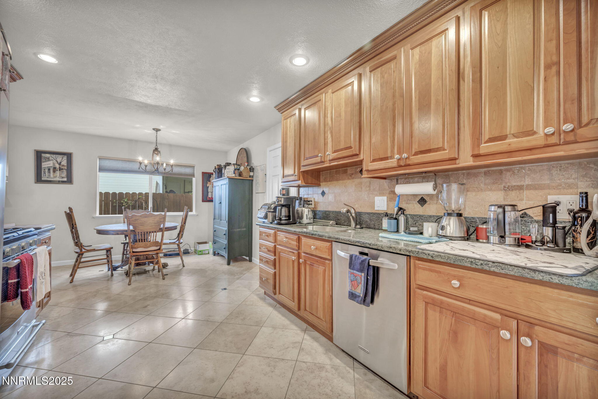 21-web-or-mls-2600-gellert-dr