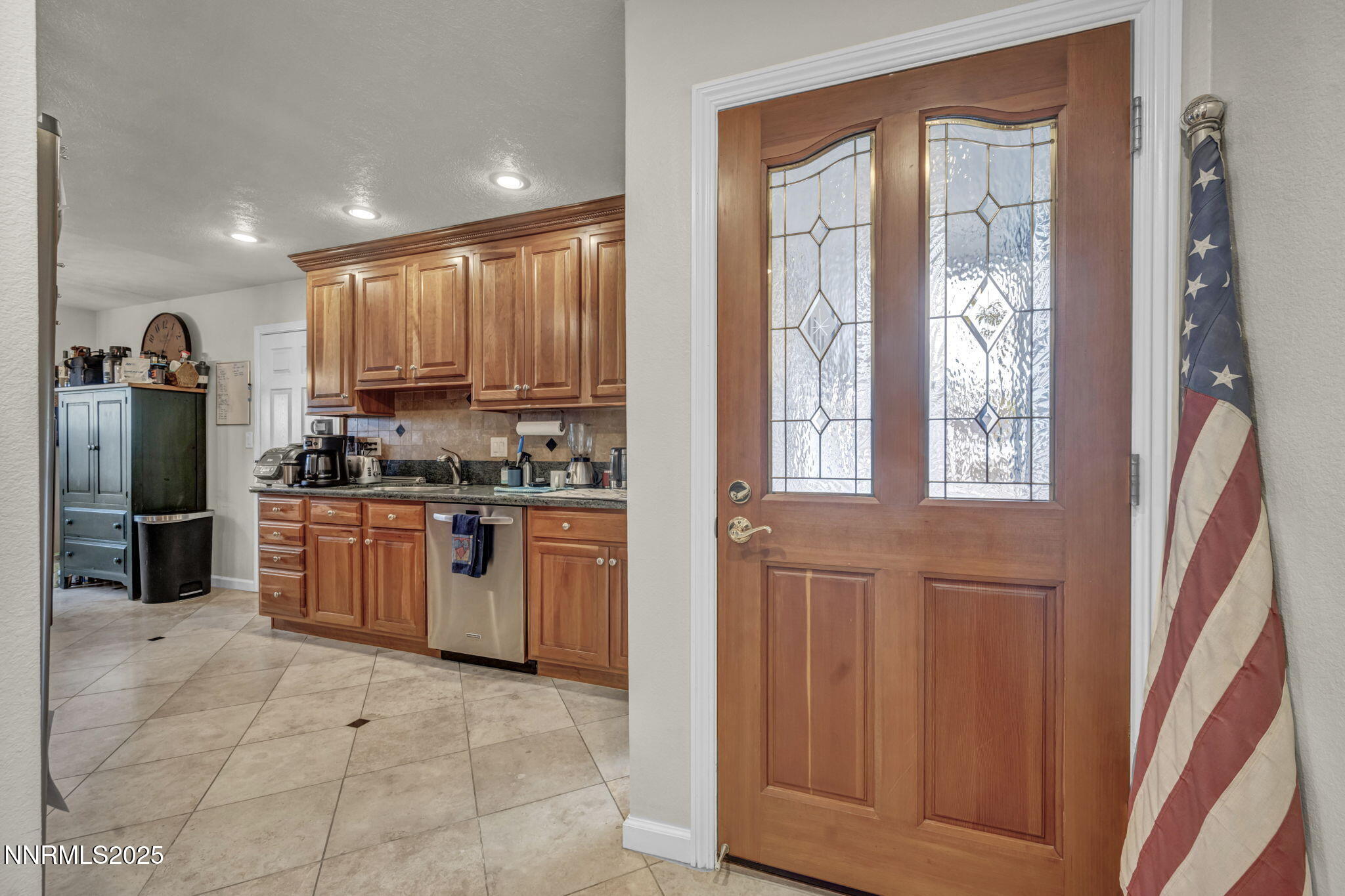 24-web-or-mls-2600-gellert-dr