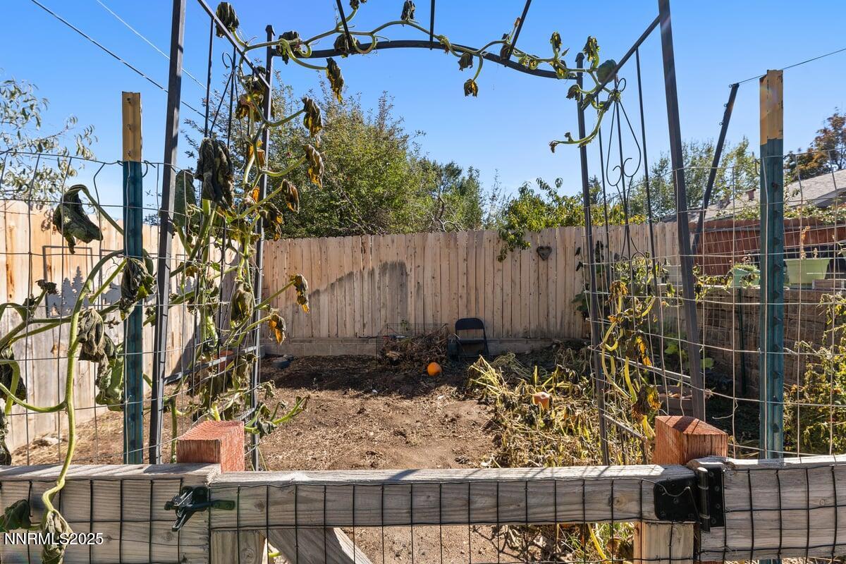 820 Stoker Ave Reno NV 89503 40 of 52