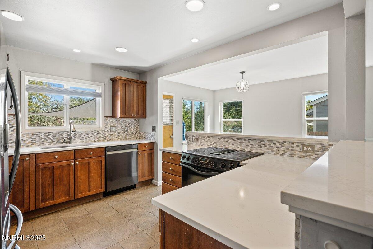 820 Stoker Ave Reno NV 89503 15 of 52