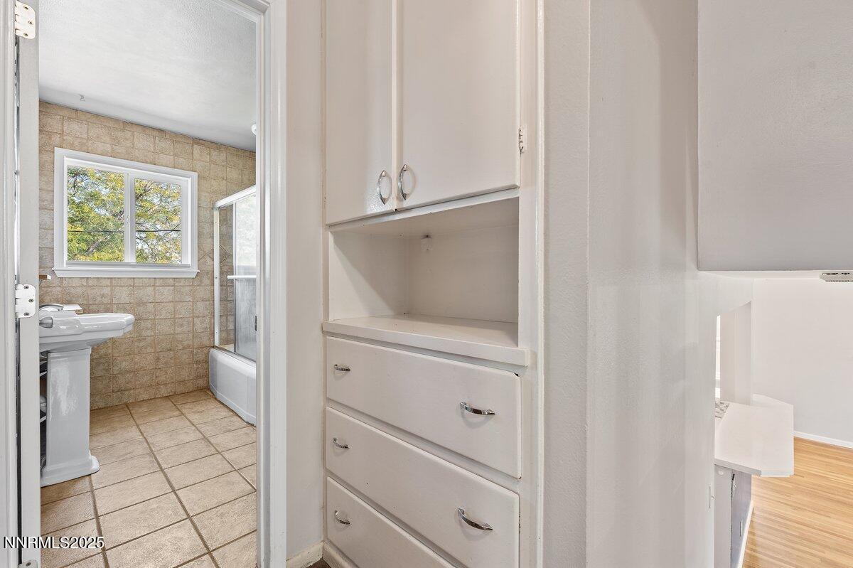 820 Stoker Ave Reno NV 89503 18 of 52