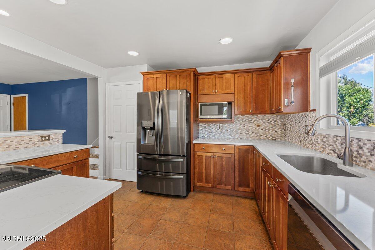 820 Stoker Ave Reno NV 89503 13 of 52