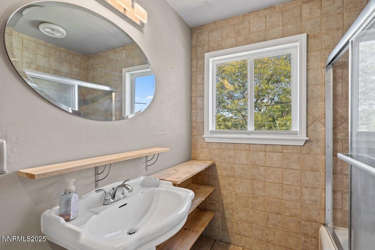 820 Stoker Ave Reno NV 89503 19 of 52