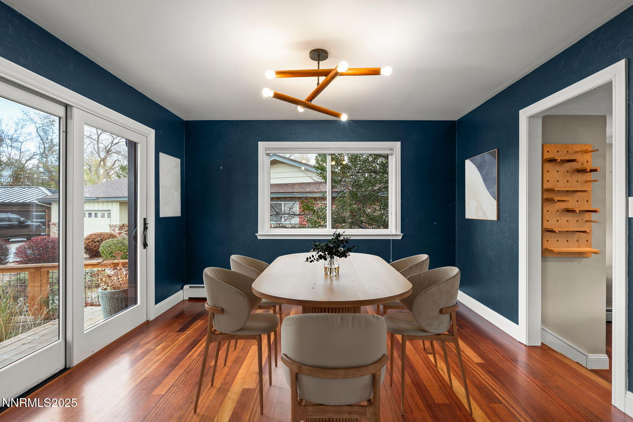 8-web-or-mls-1550_Swan_Cir._Dining_Room_