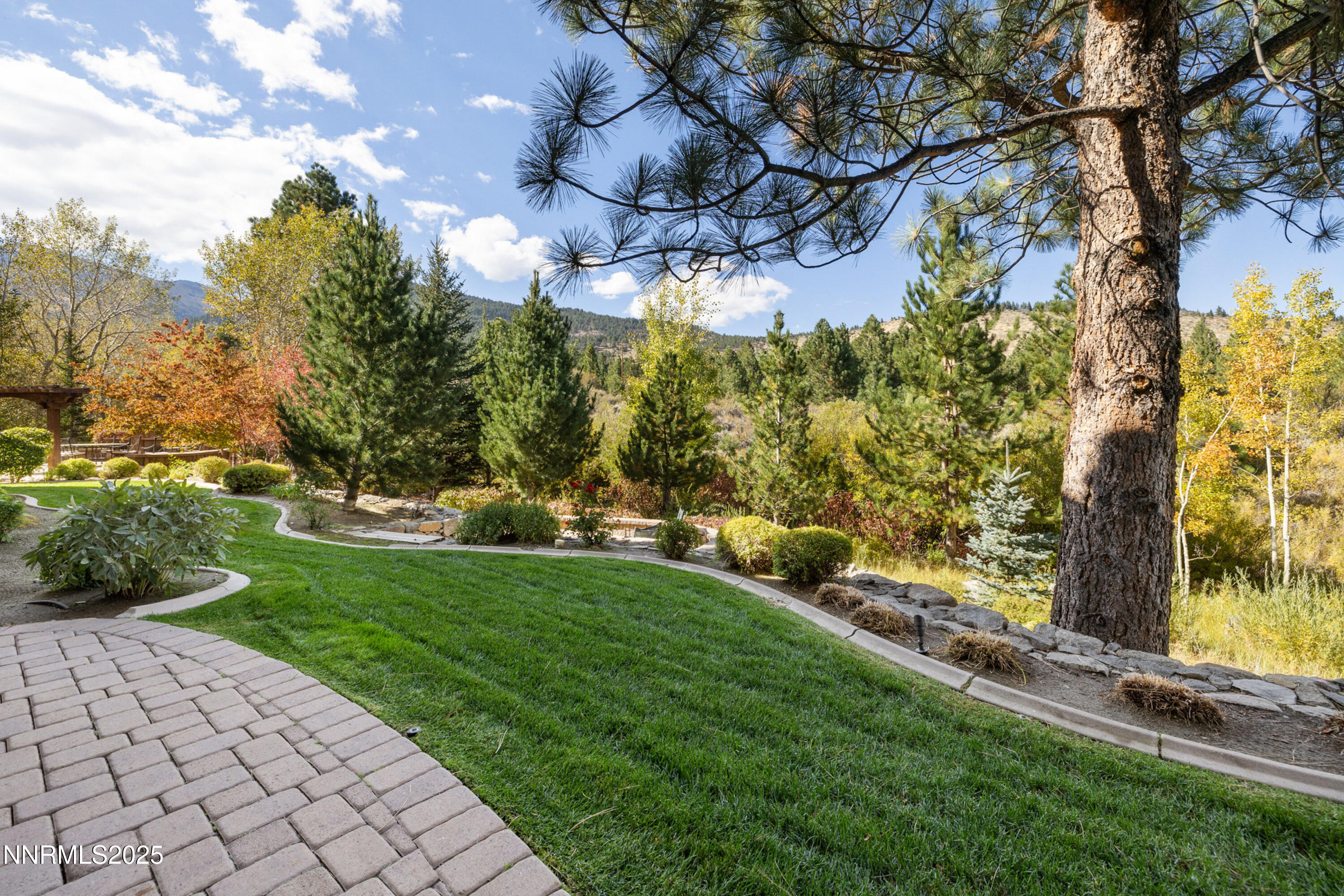 059_93-print-5775_lausanne-70_300