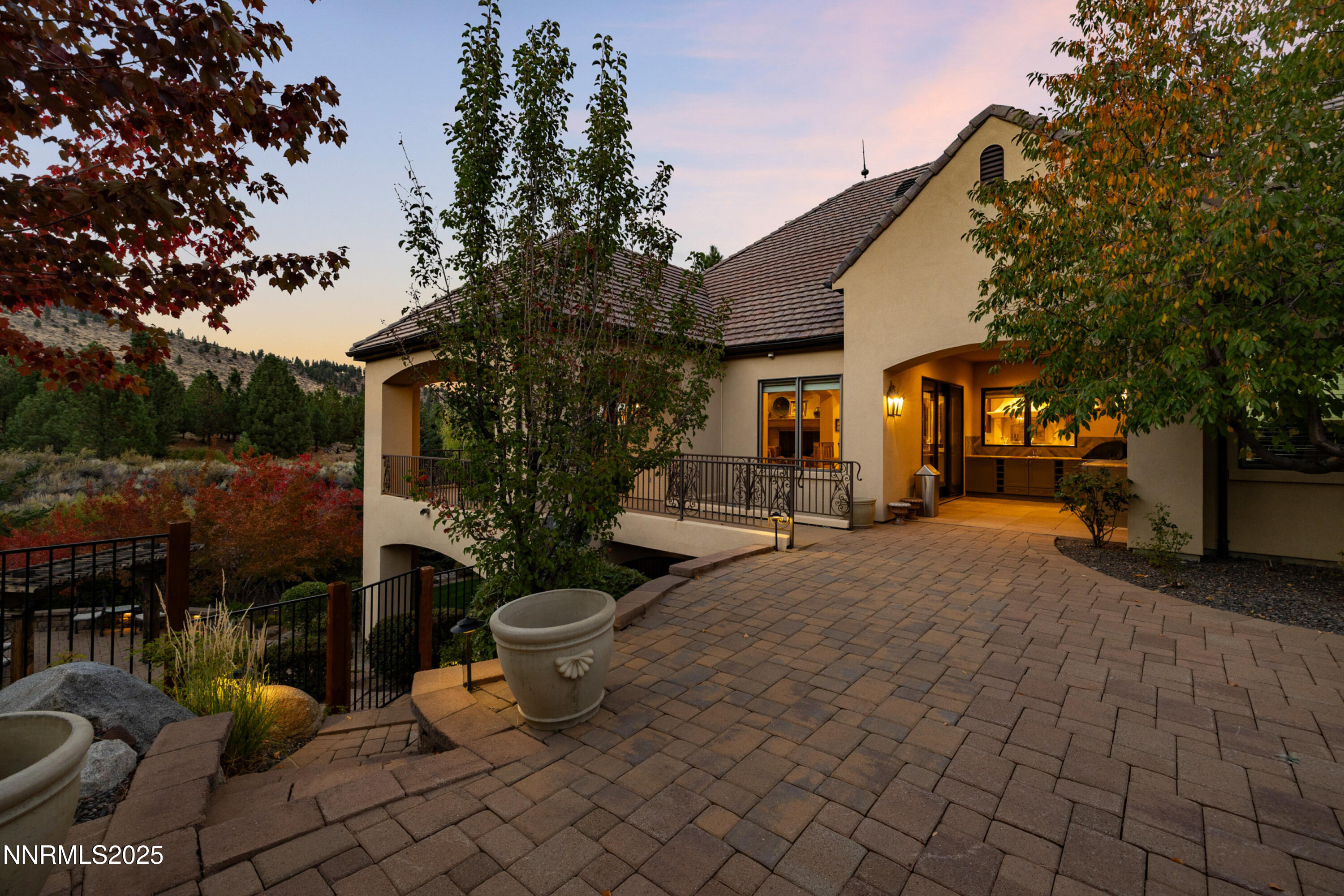 057_109-print-5775_laussane_twilight_-3_