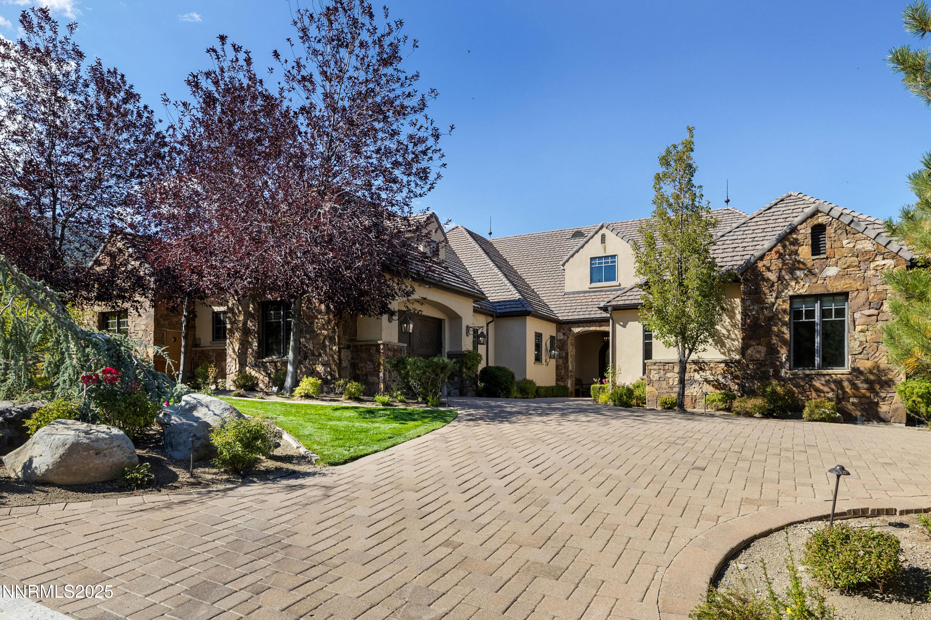 055_105-print-5775_lausanne-82_746