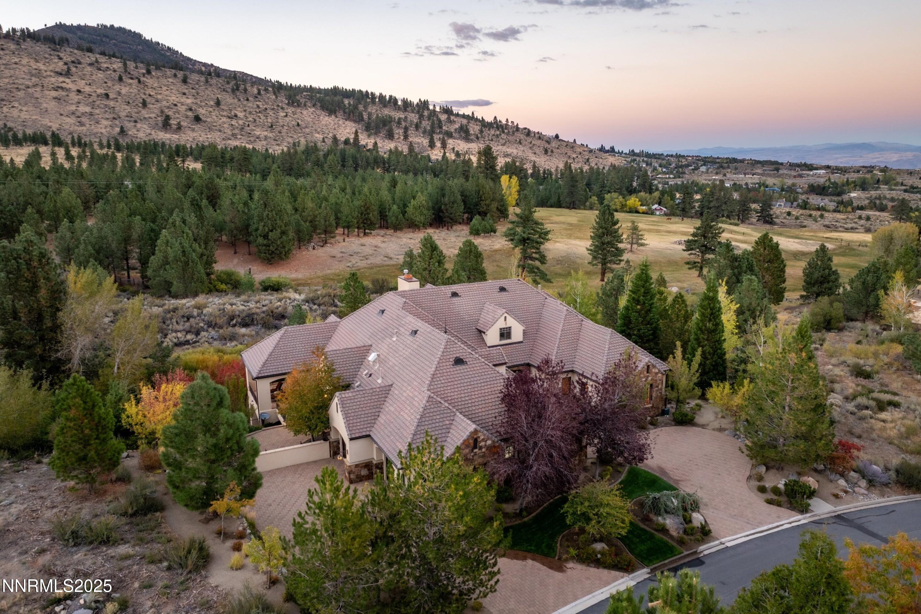 006_14-print-5775_lausanne_dr_drone_-15_