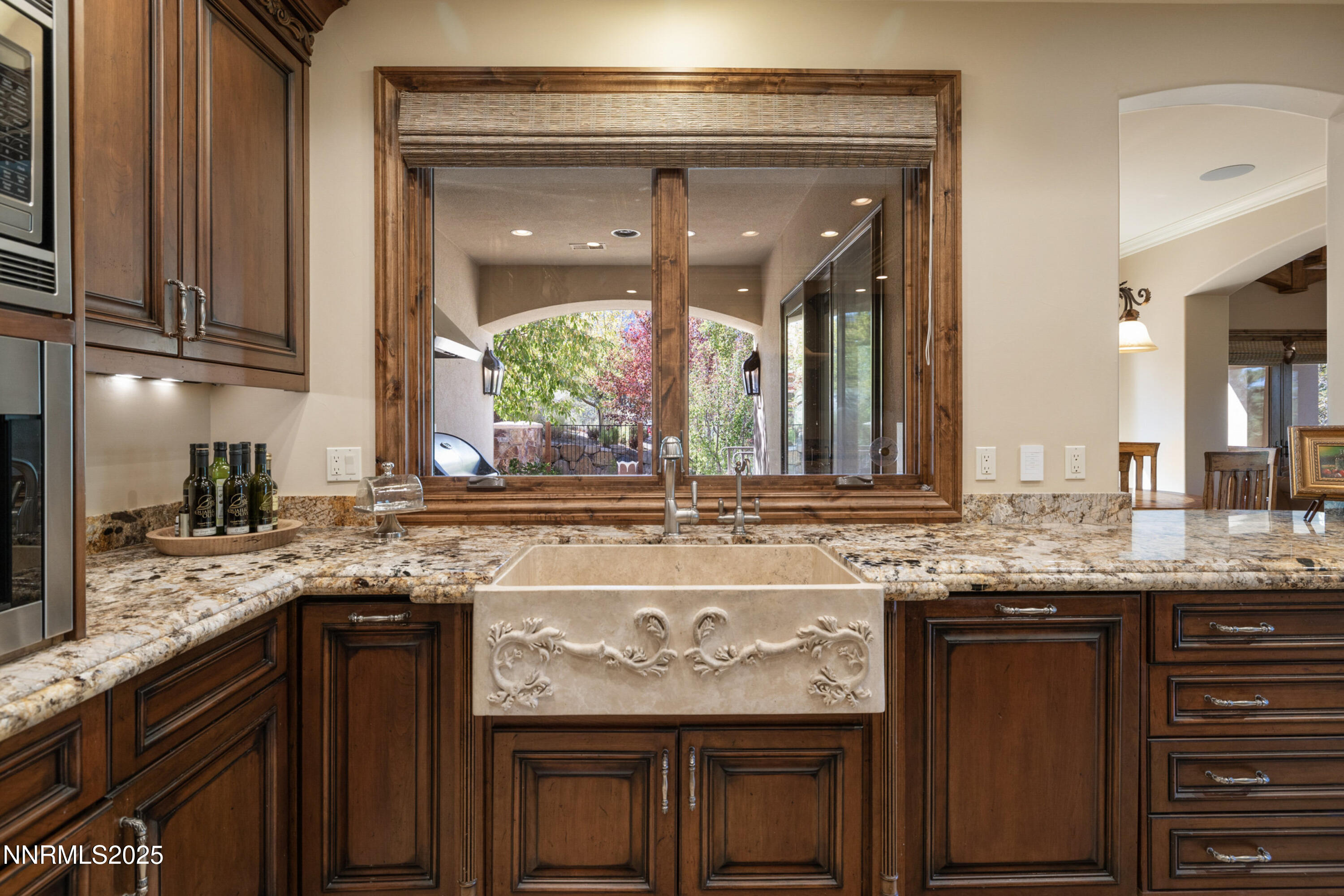 hidden-111_33-print-5775_lausanne-10_445