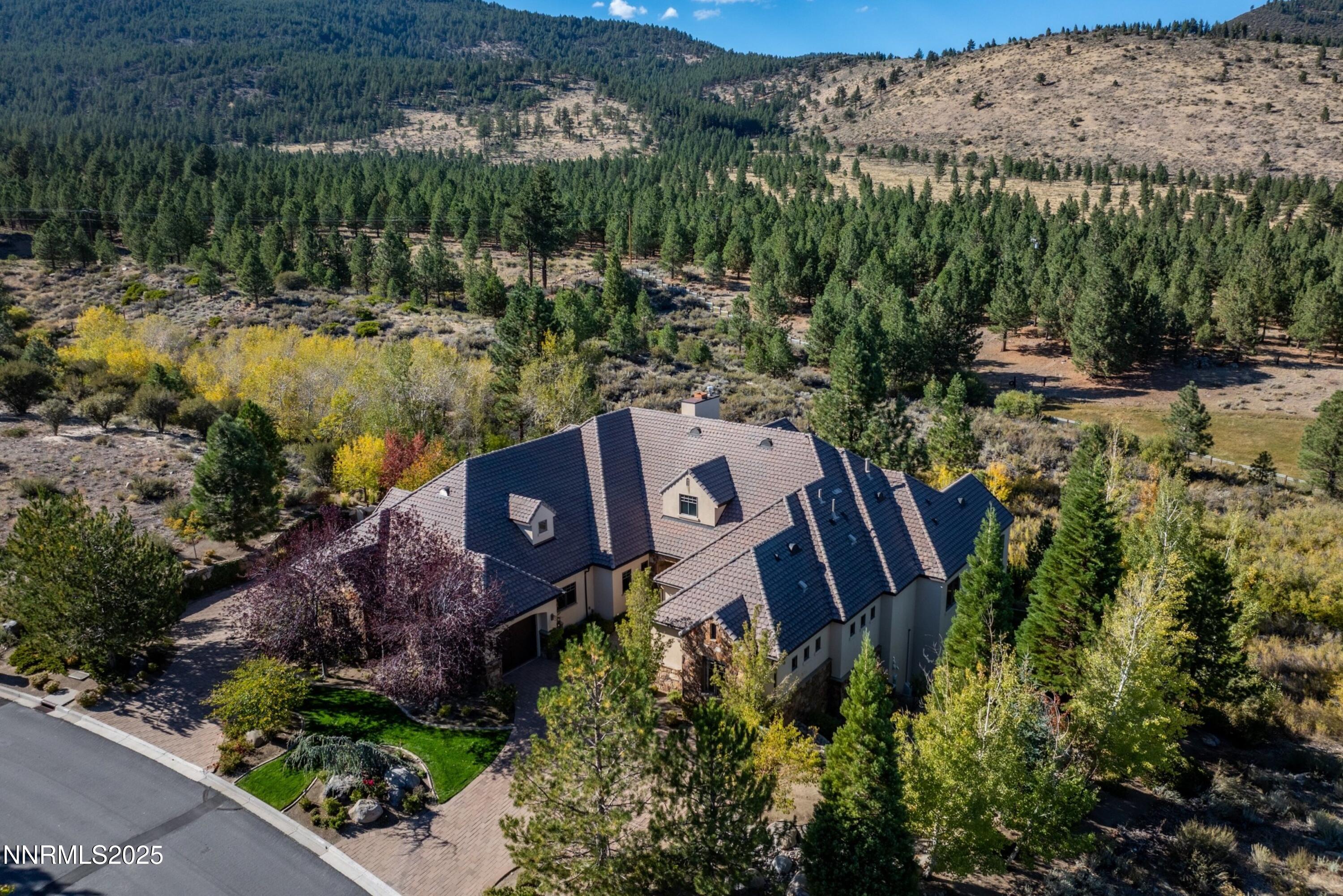 005_2-print-5775_lausanne_dr_drone_-3_16