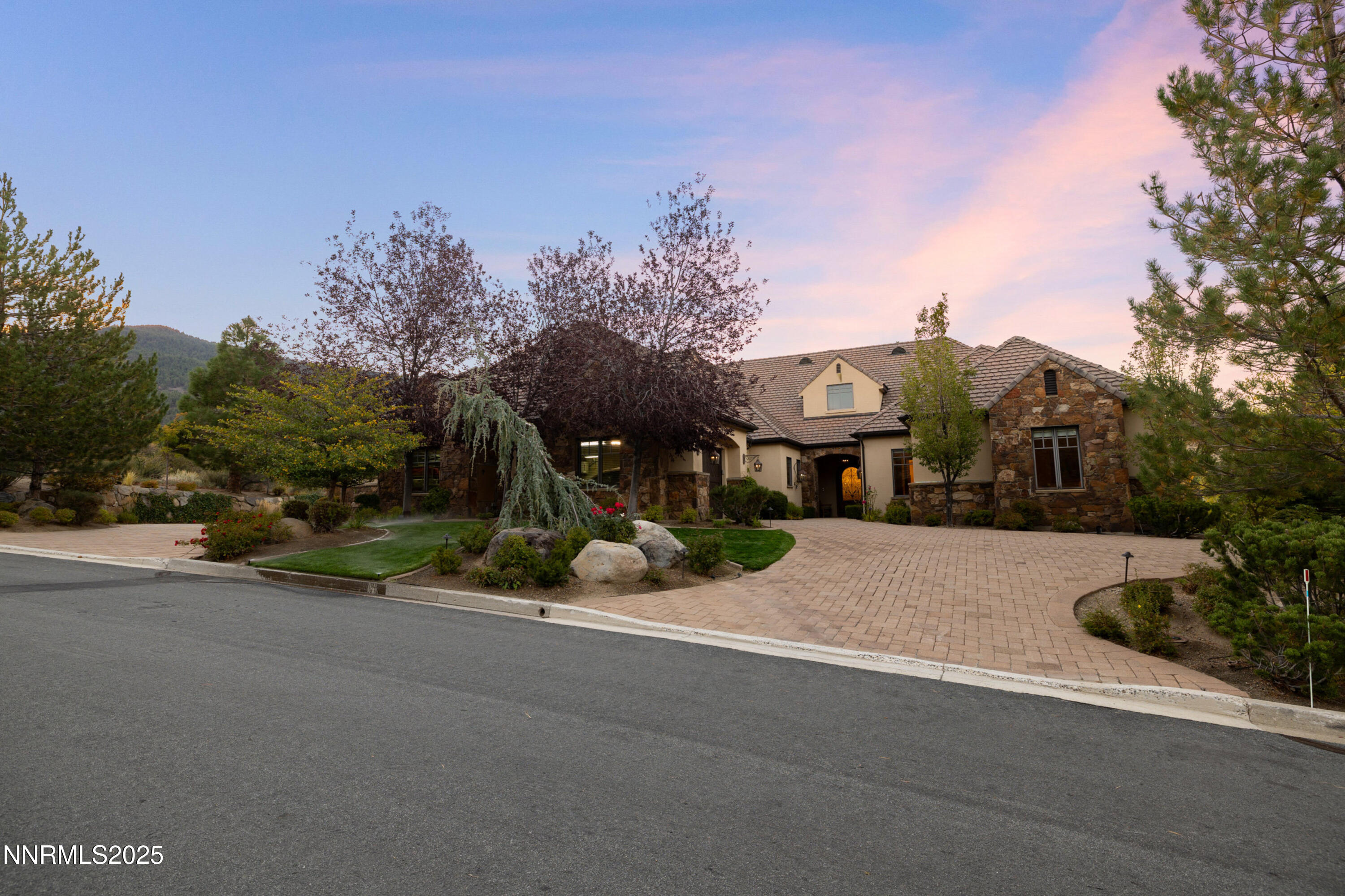 054_119-print-5775_laussane_twilight__19