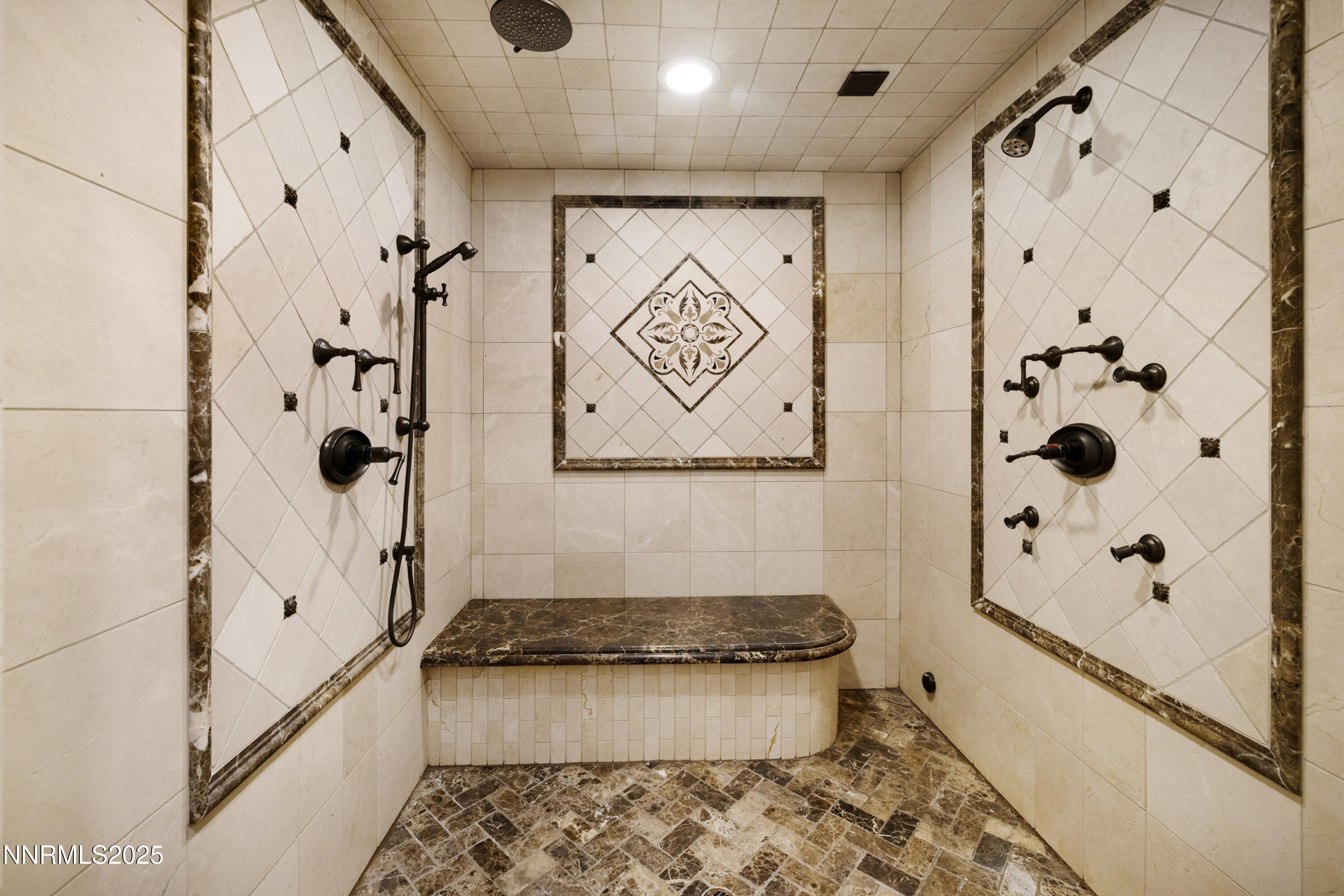 025_61-print-5775_lausanne-38_529