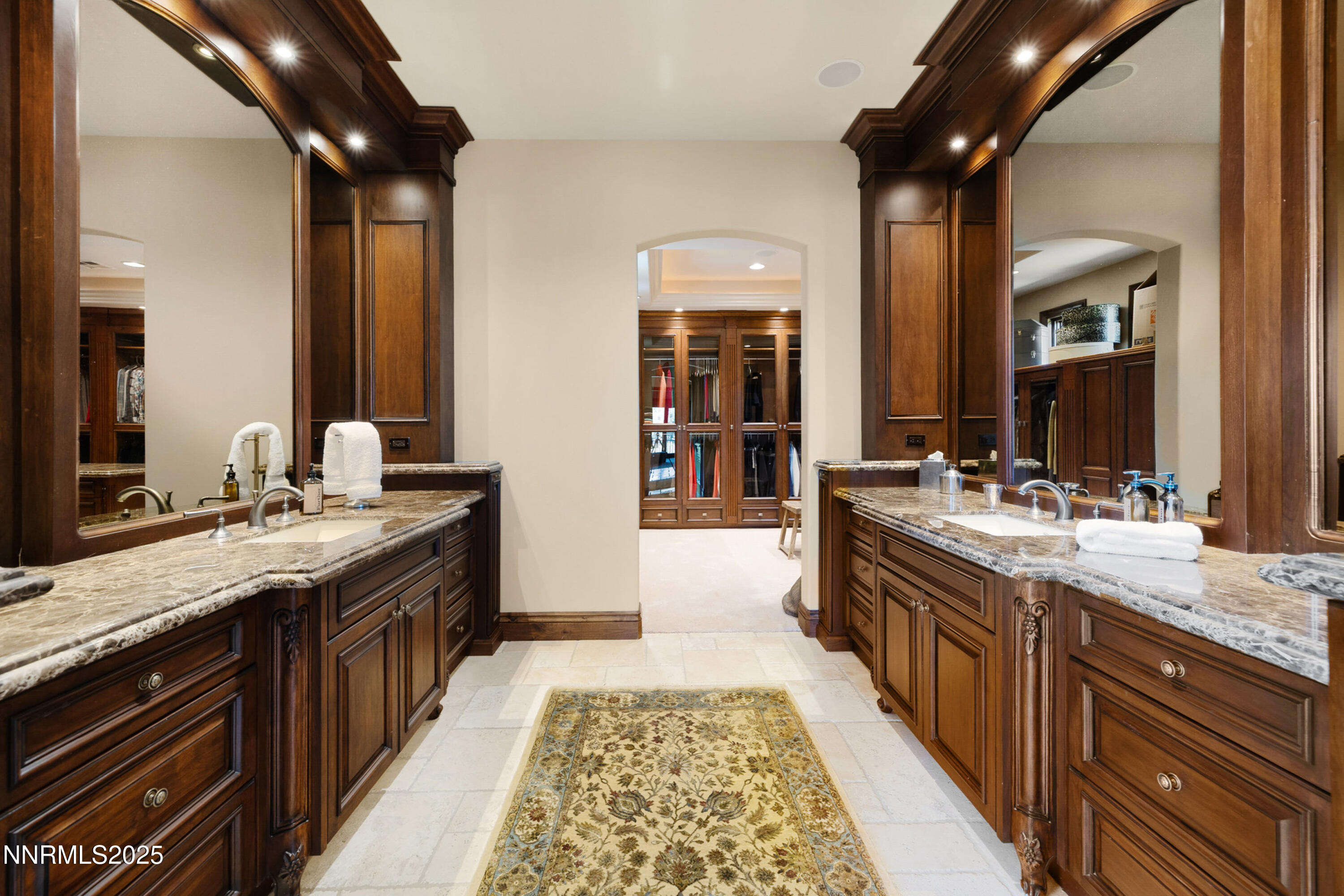 021_60-print-5775_lausanne-37_765