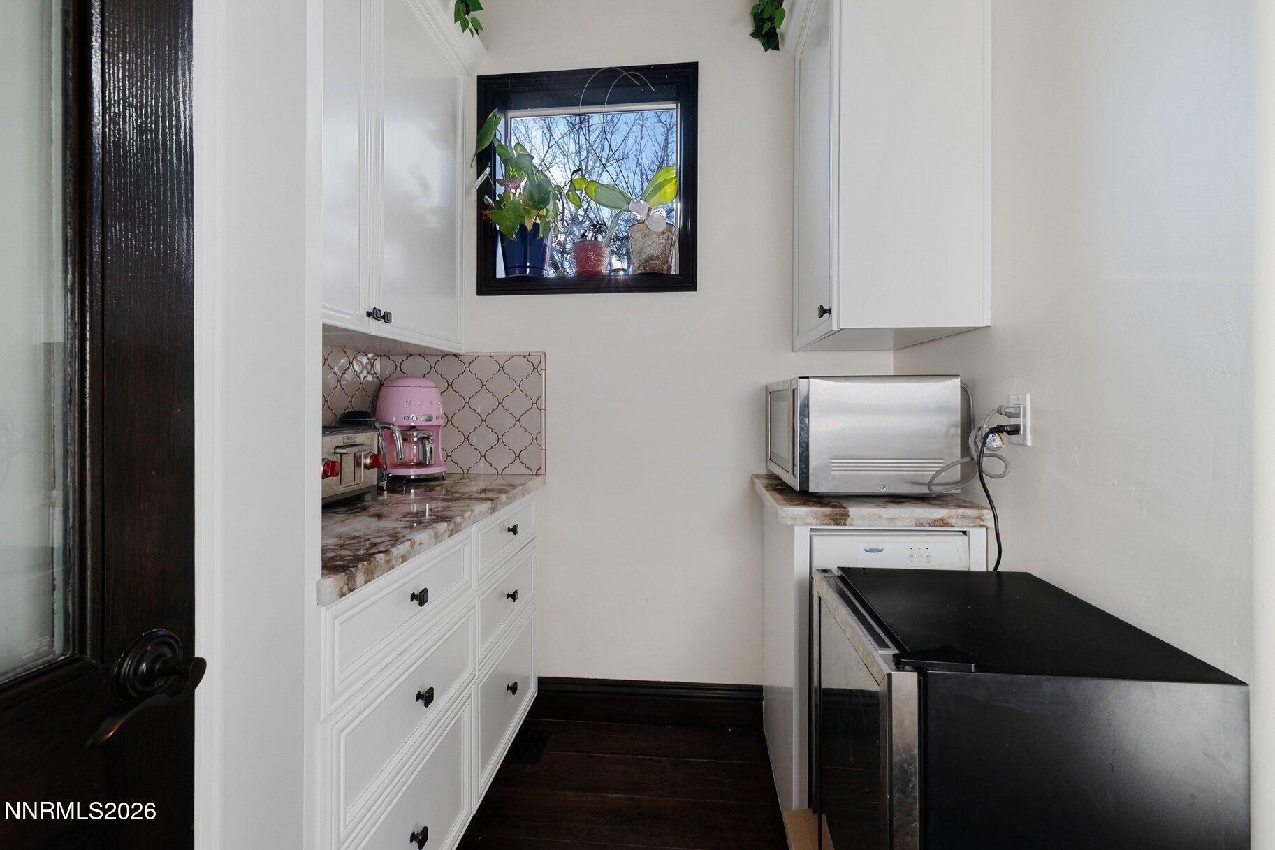 019_24-print-12910_silver_wolf-14_458