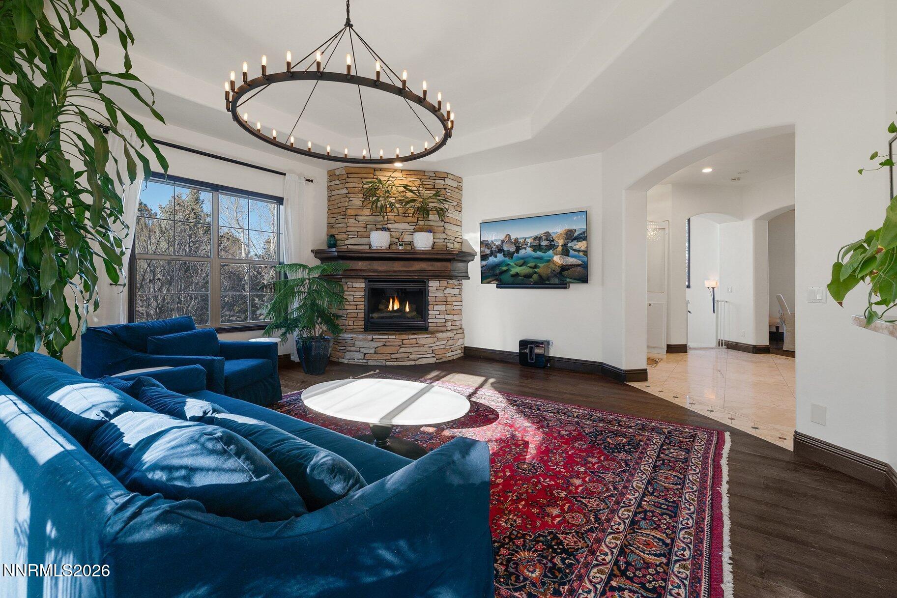 013_17-print-12910_silver_wolf-7_224