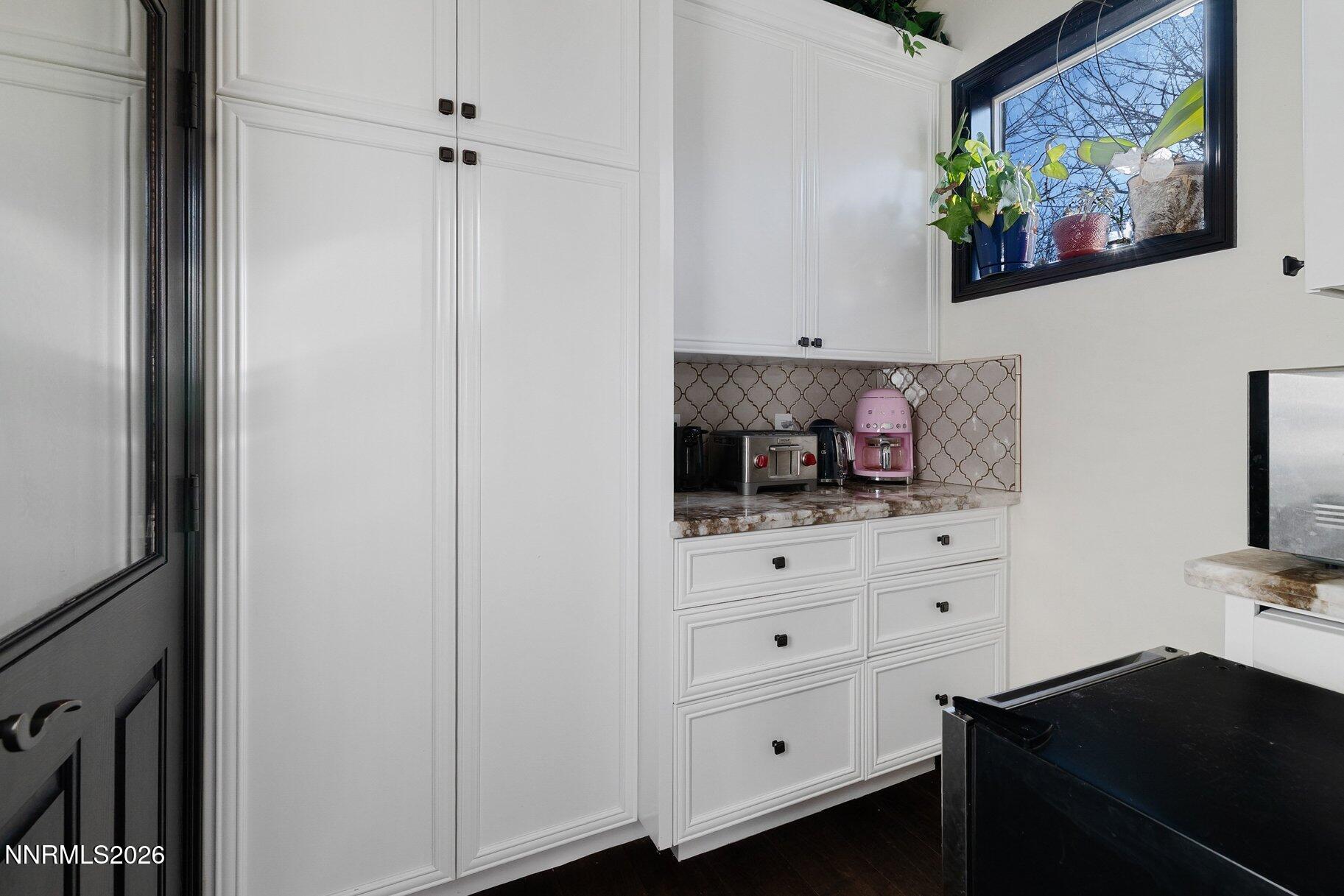 018_23-print-12910_silver_wolf-13_884