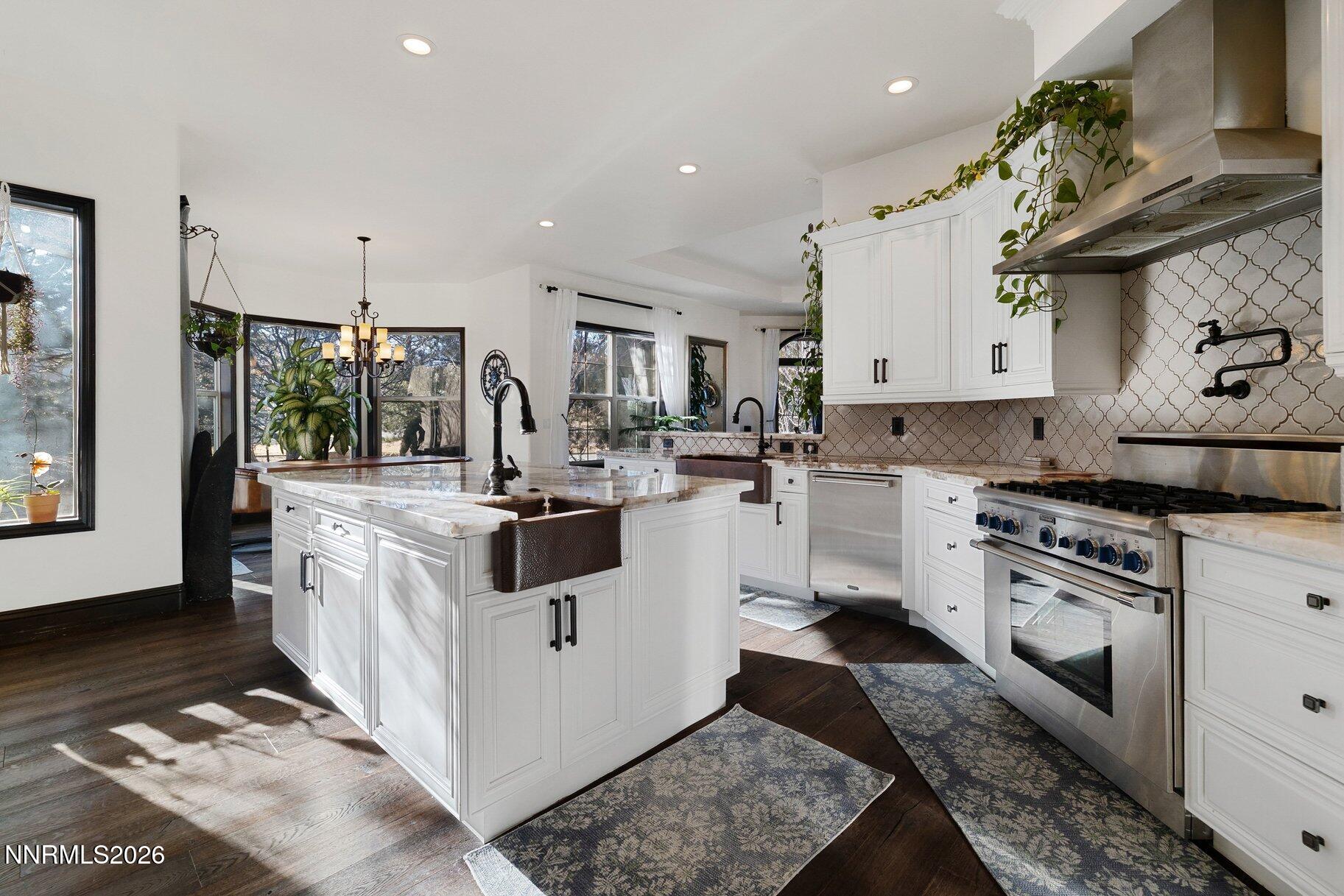 016_22-print-12910_silver_wolf-12_893