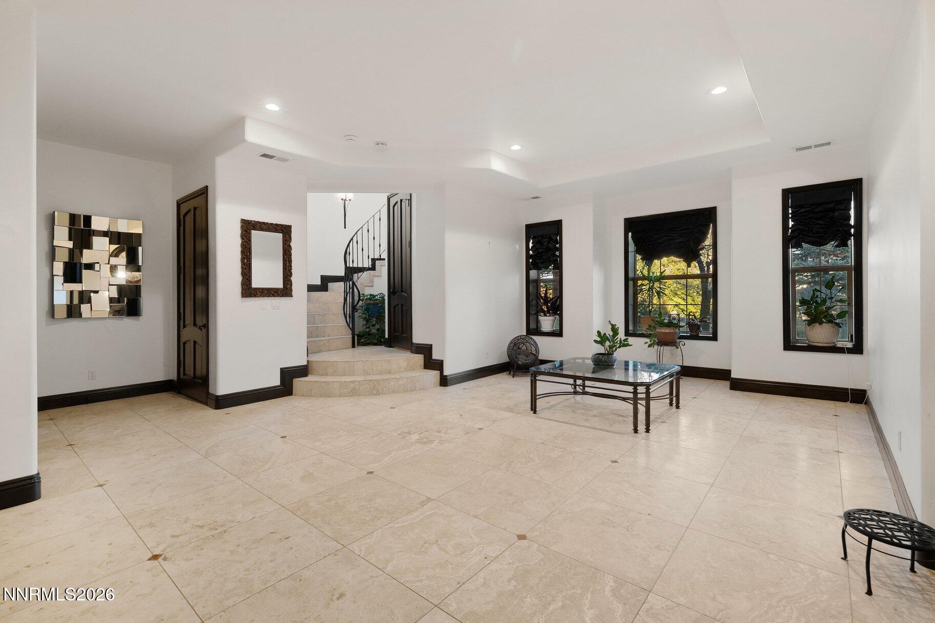 005_51-print-12910_silver_wolf-41_126