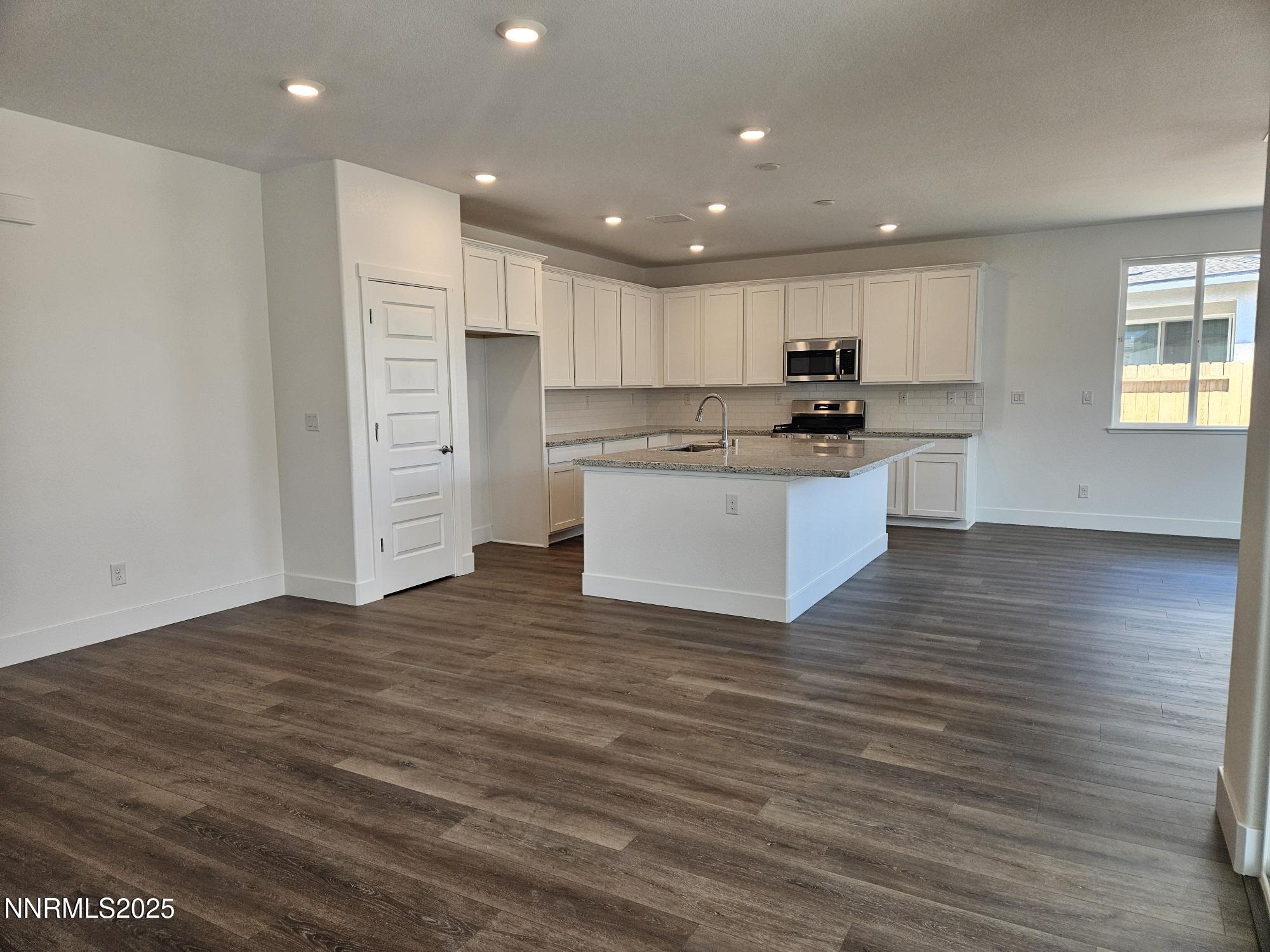 1205 Spur Way