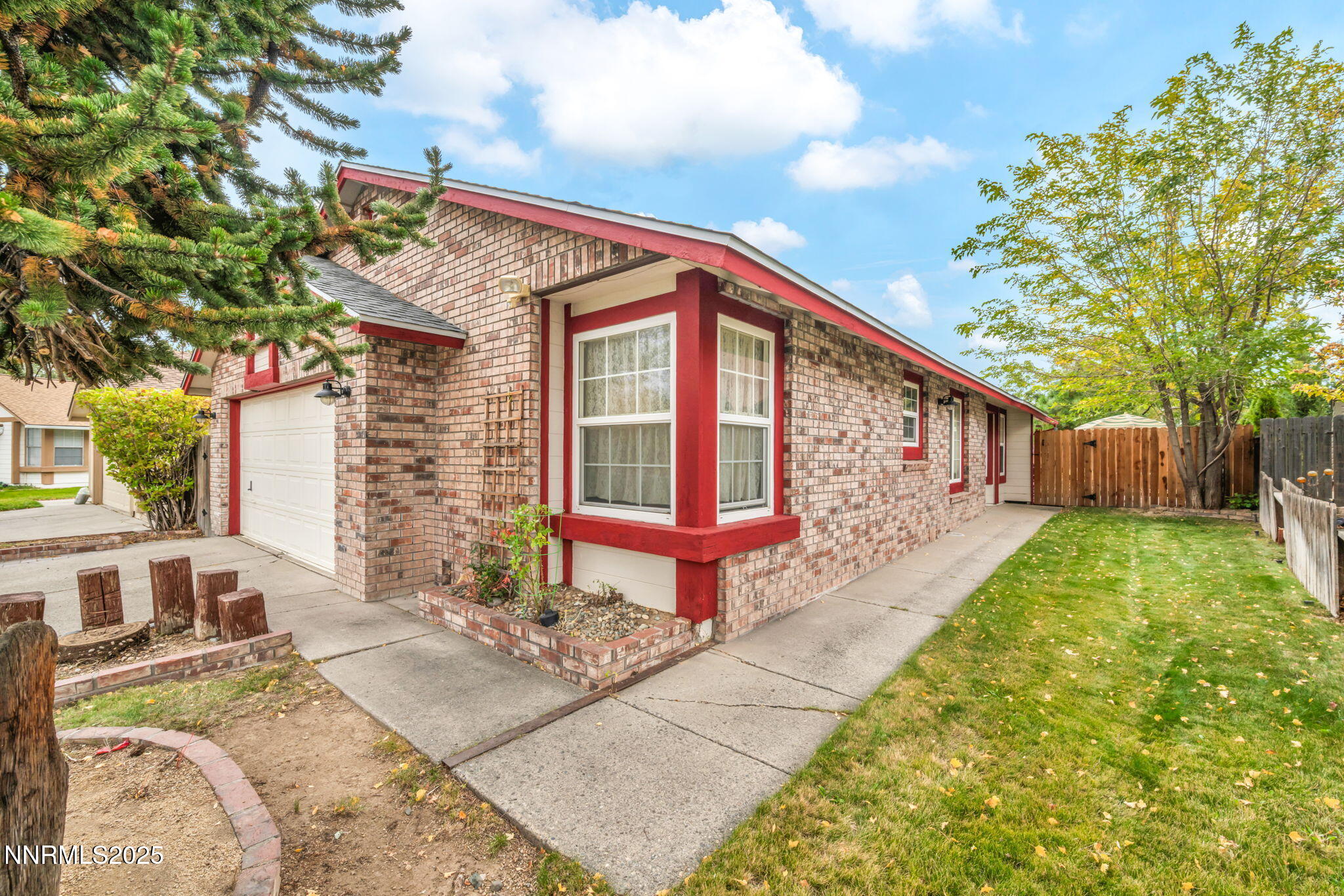 5-web-or-mls-1194-ambassador-dr