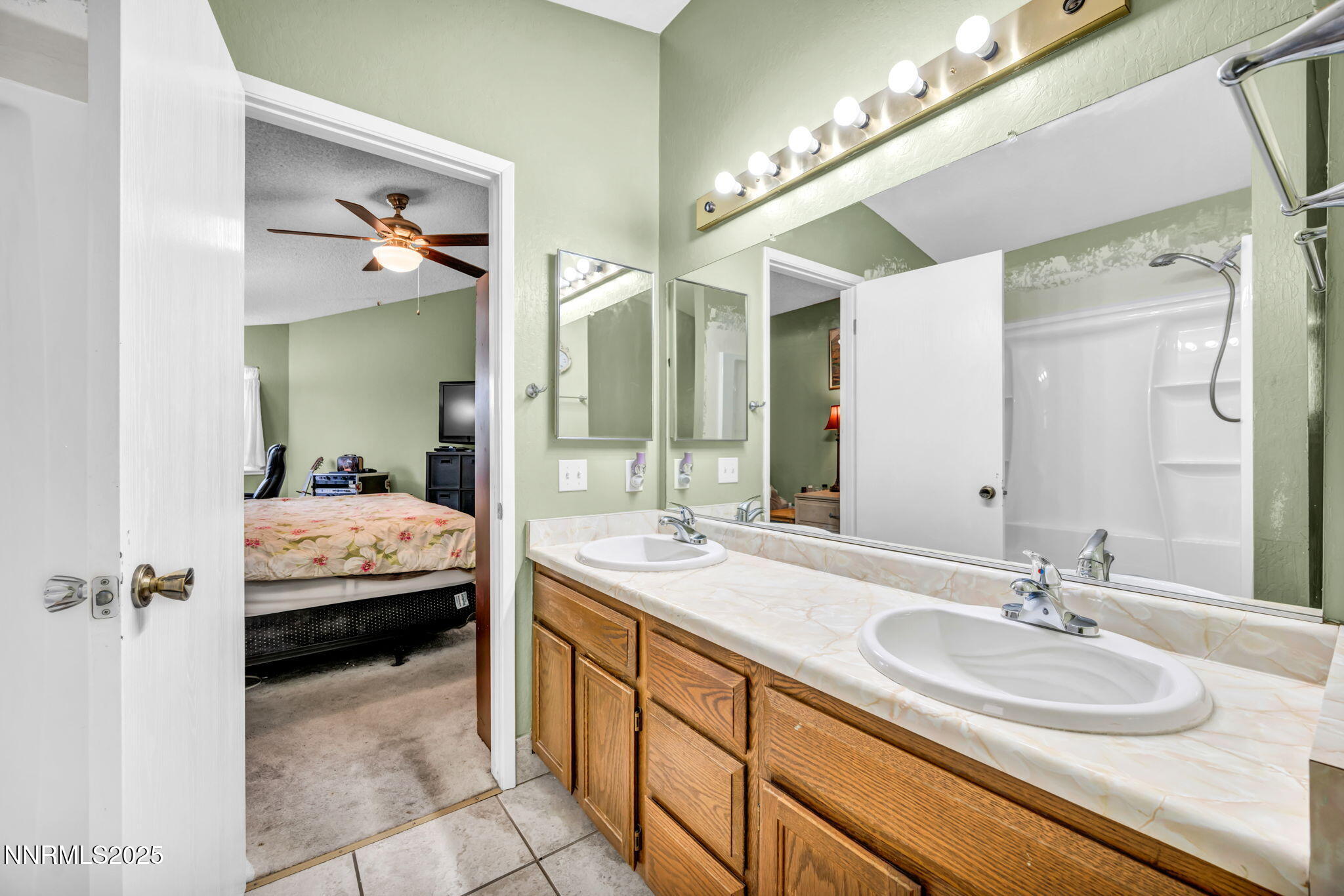 33-web-or-mls-1194-ambassador-dr