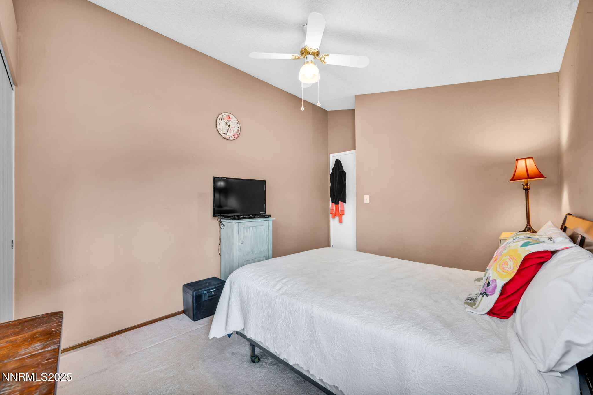 25-web-or-mls-1194-ambassador-dr