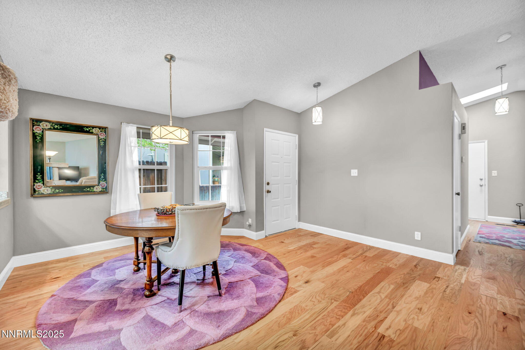 45-web-or-mls-1194-ambassador-dr