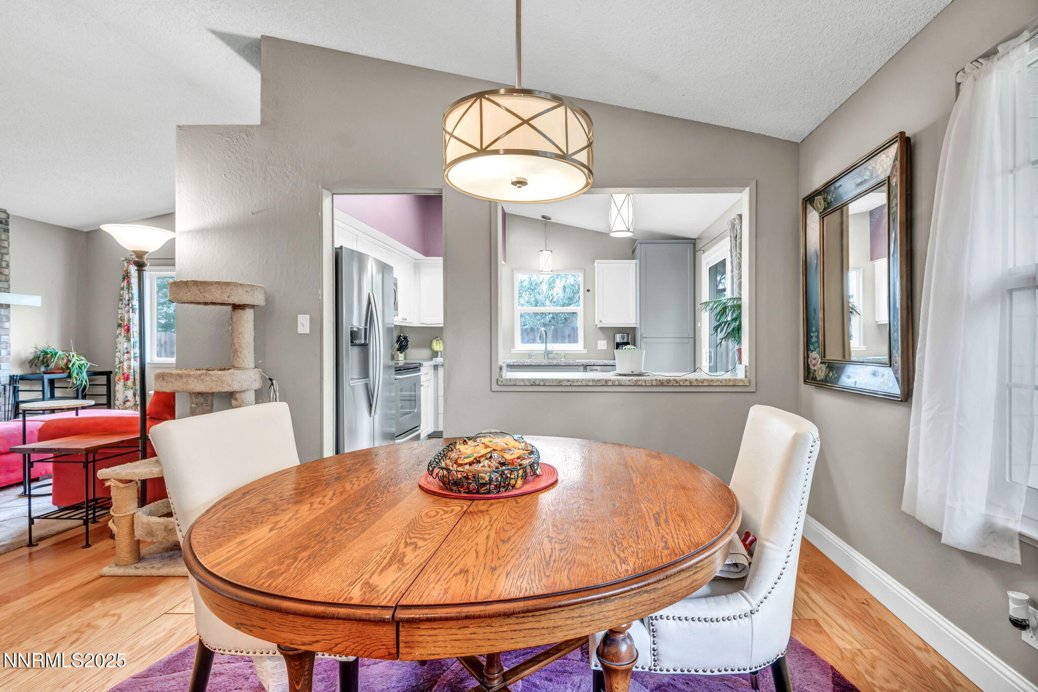 42-web-or-mls-1194-ambassador-dr