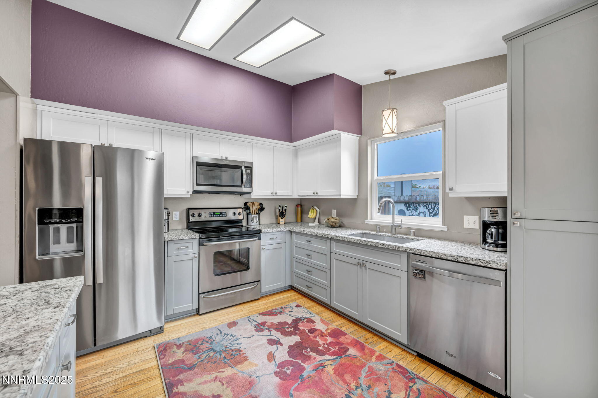 21-web-or-mls-1194-ambassador-dr