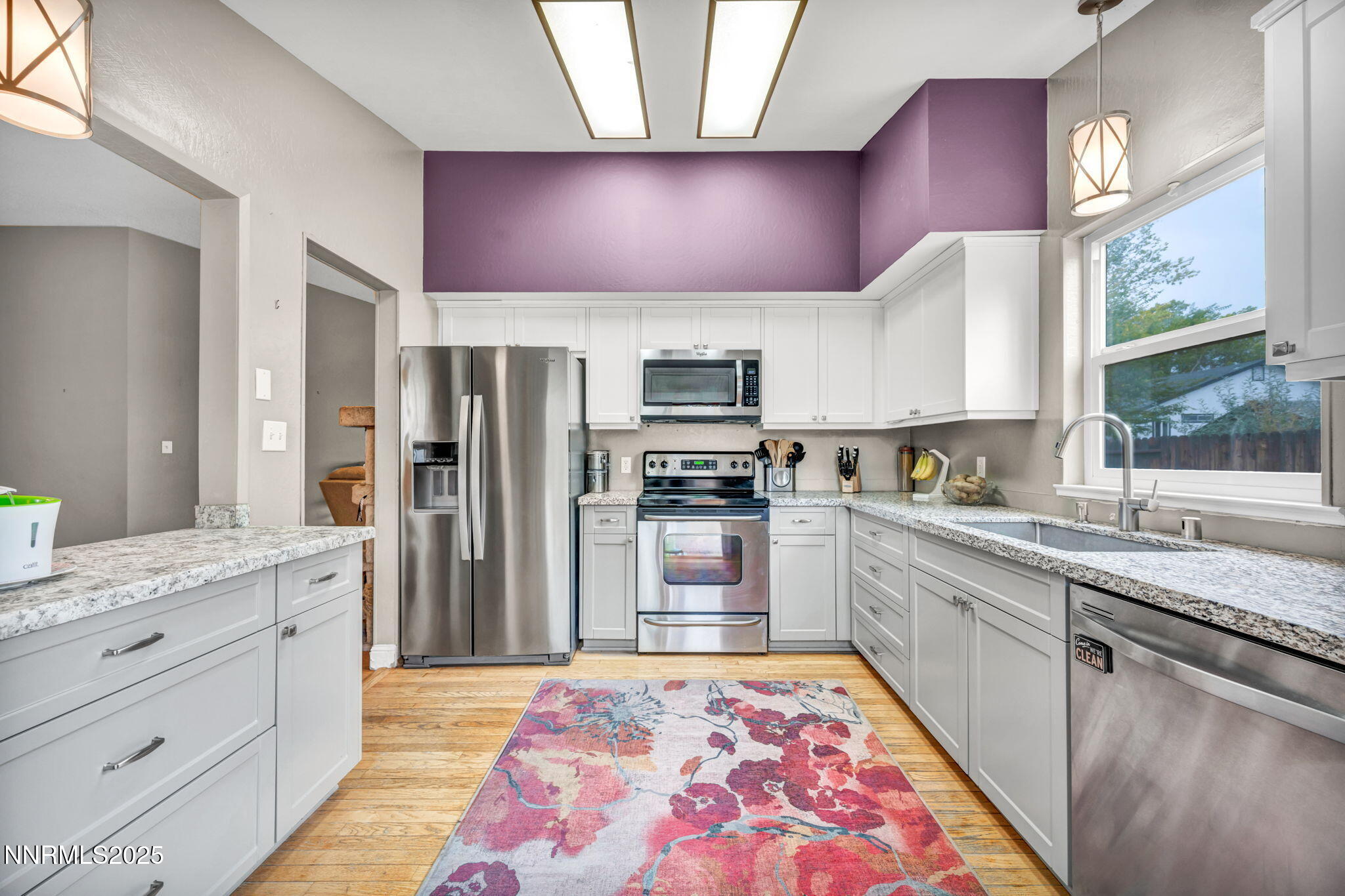 22-web-or-mls-1194-ambassador-dr