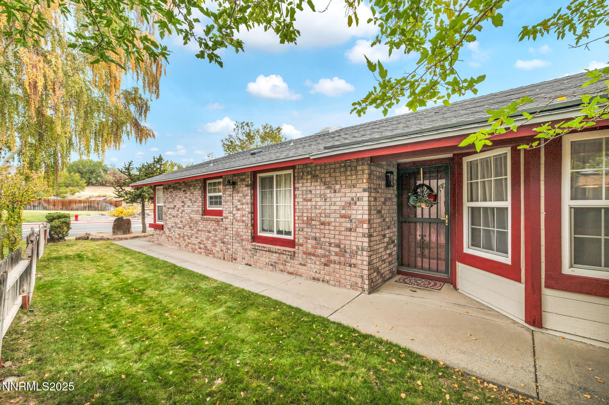 6-web-or-mls-1194-ambassador-dr