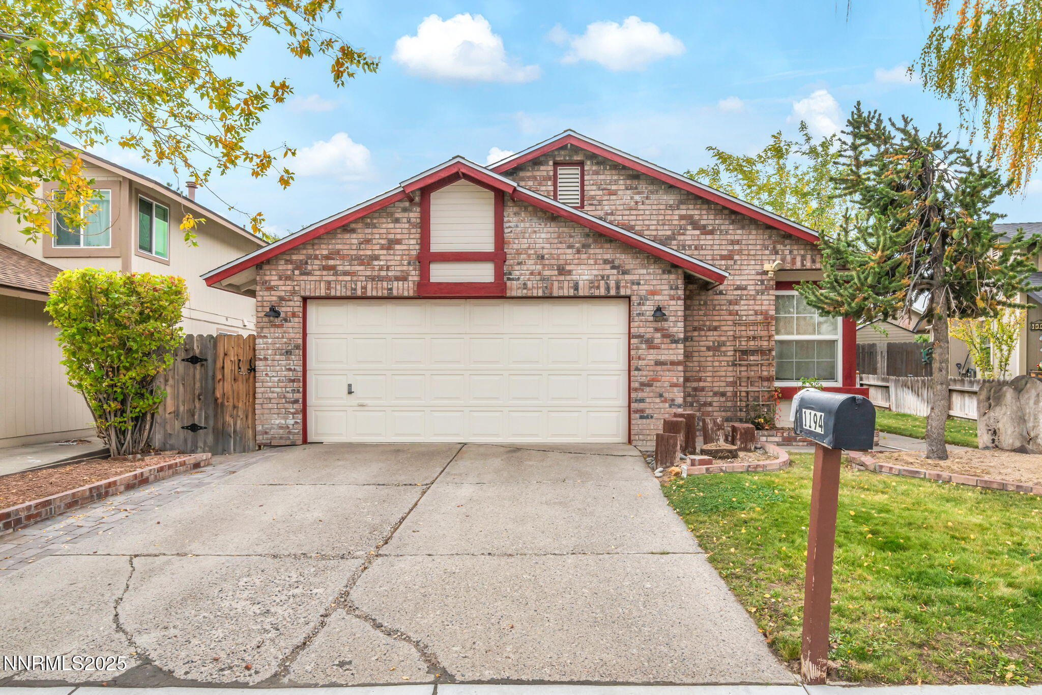 1-web-or-mls-1194-ambassador-dr